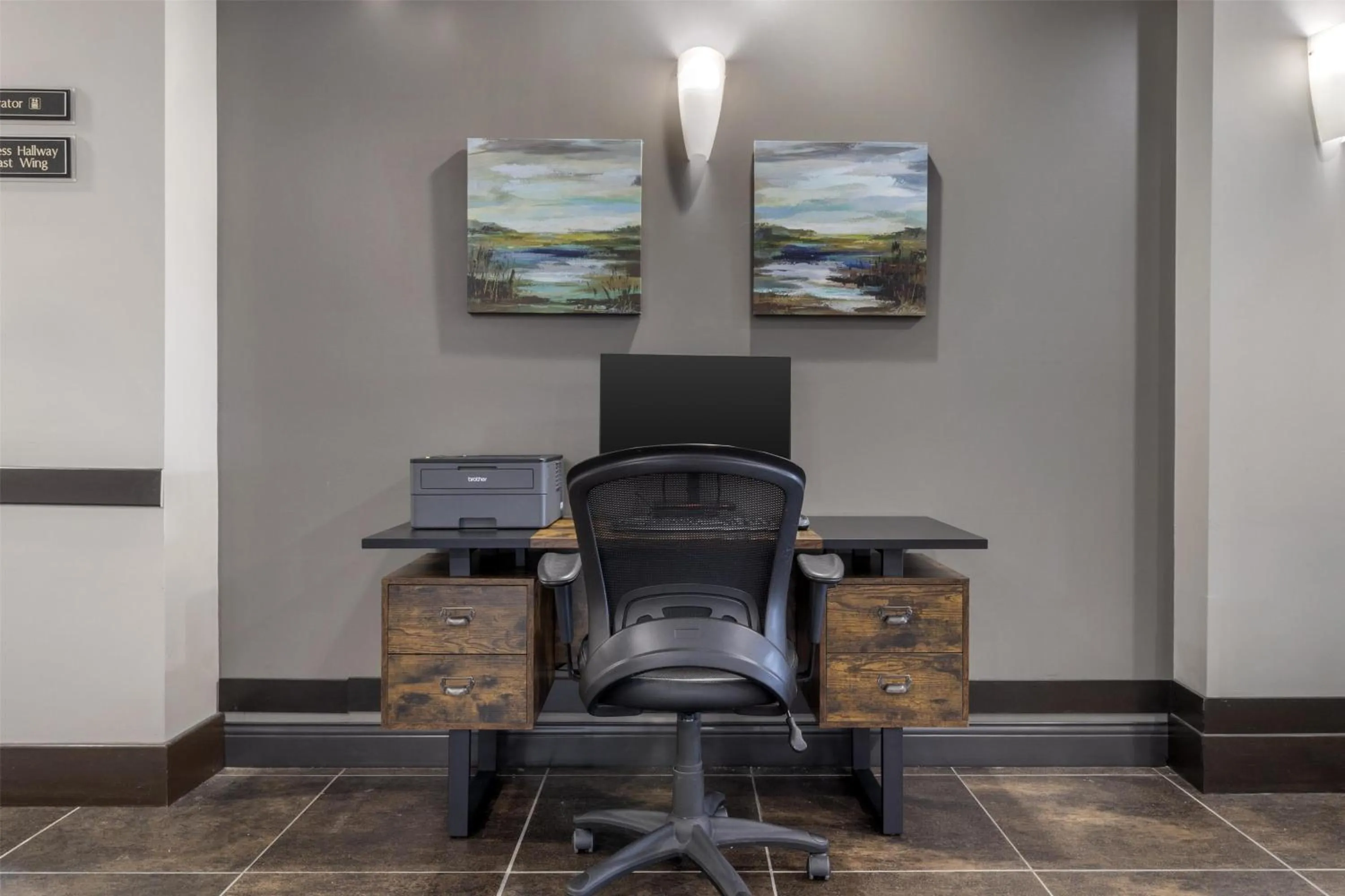 Business facilities in Best Western Plus Chocolate Lake Hotel - Halifax