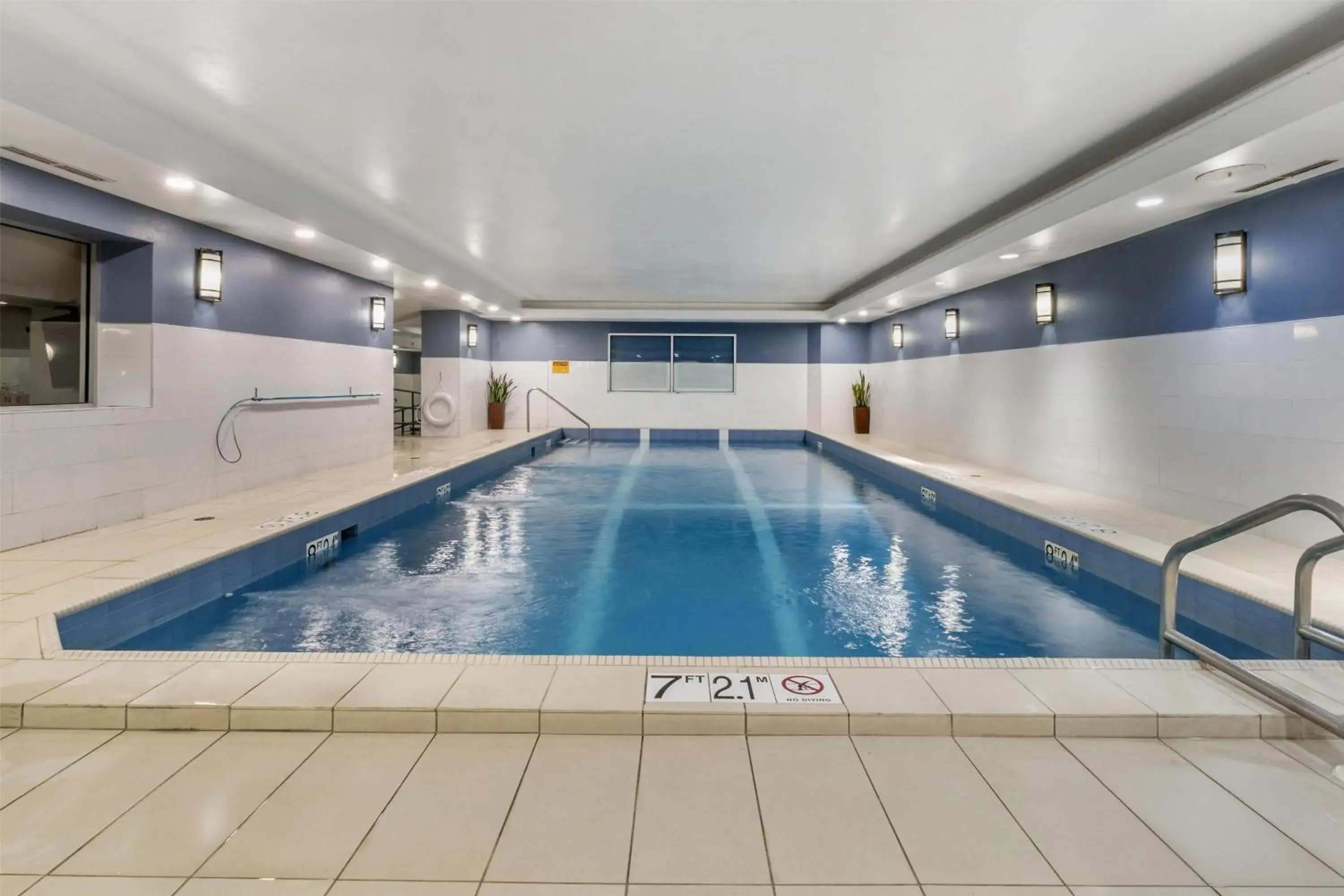 Pool view in Best Western Plus Chocolate Lake Hotel - Halifax Pool view in Best Western Plus Chocolate Lake Hotel - Halifax