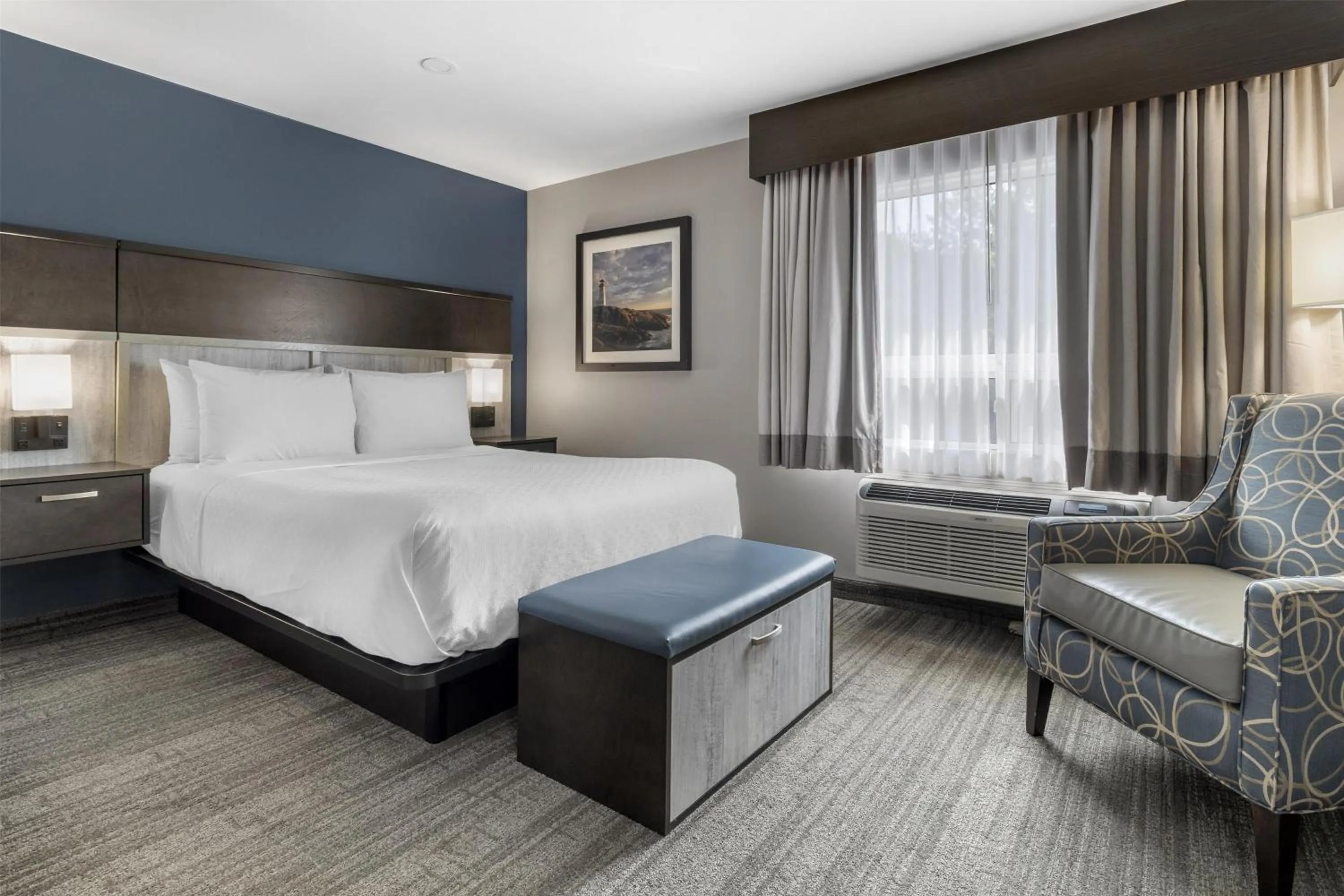 Bedroom, Bed in Best Western Plus Chocolate Lake Hotel - Halifax