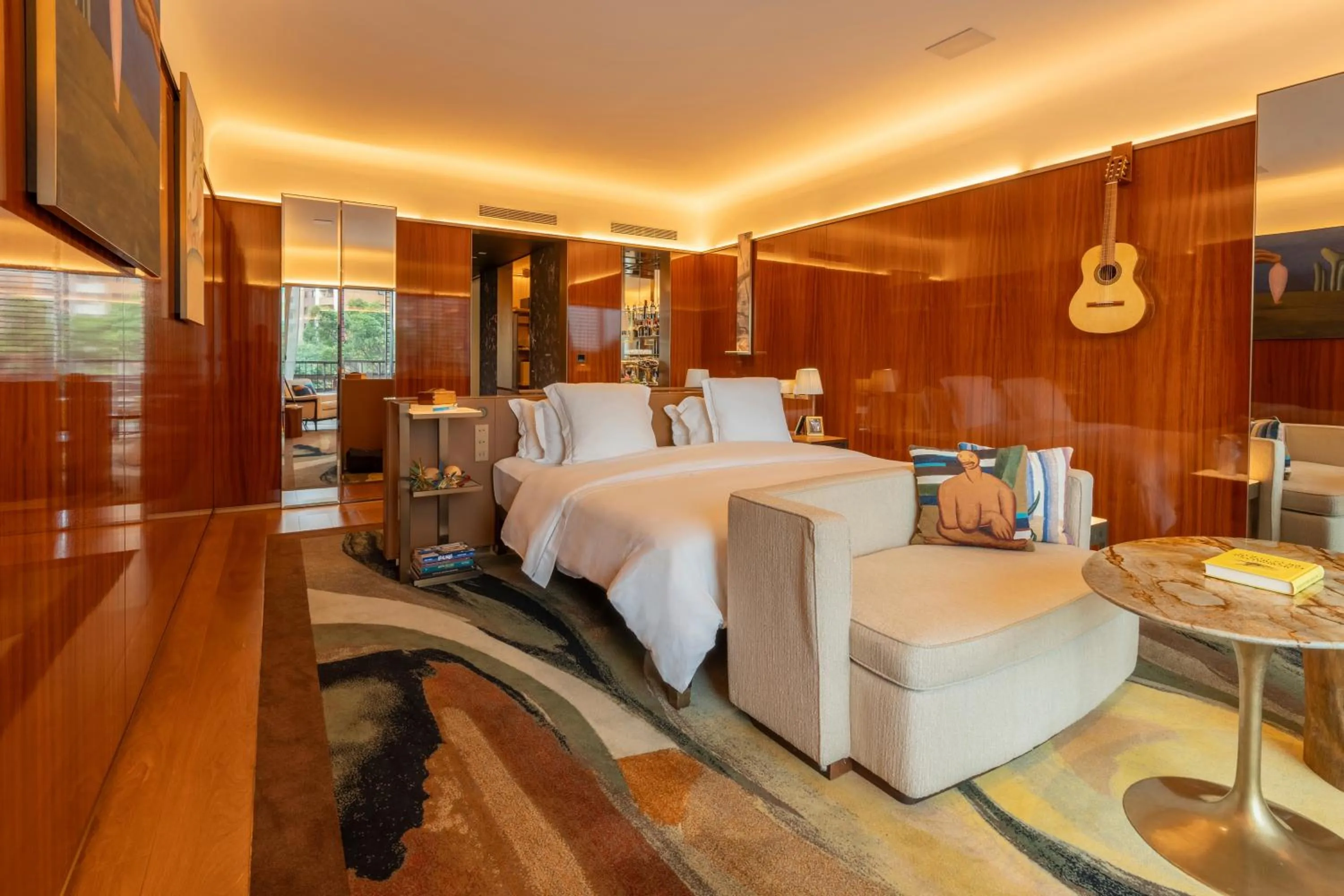 View (from property/room), Bed in Rosewood São Paulo