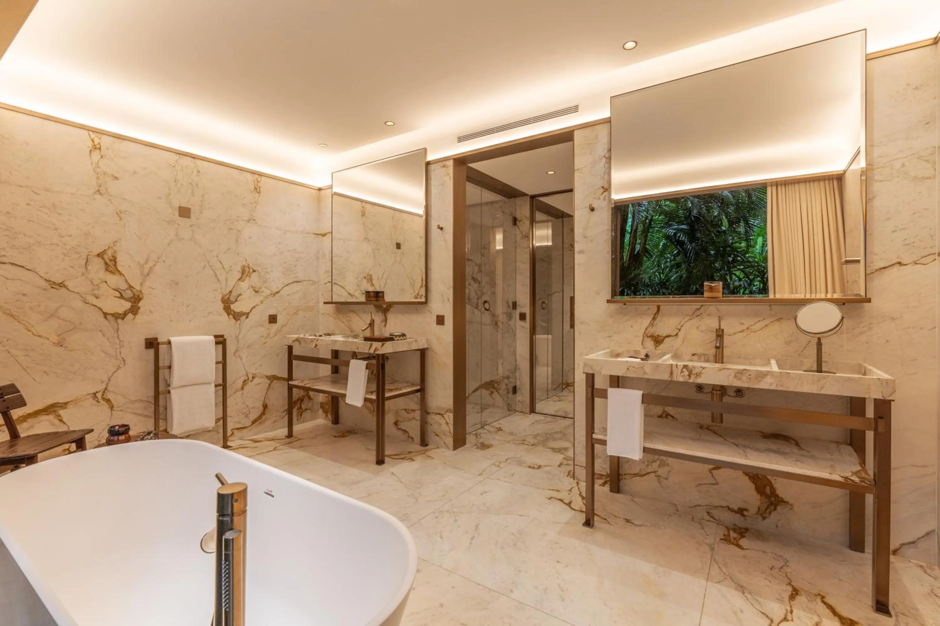 Bathroom in Rosewood São Paulo