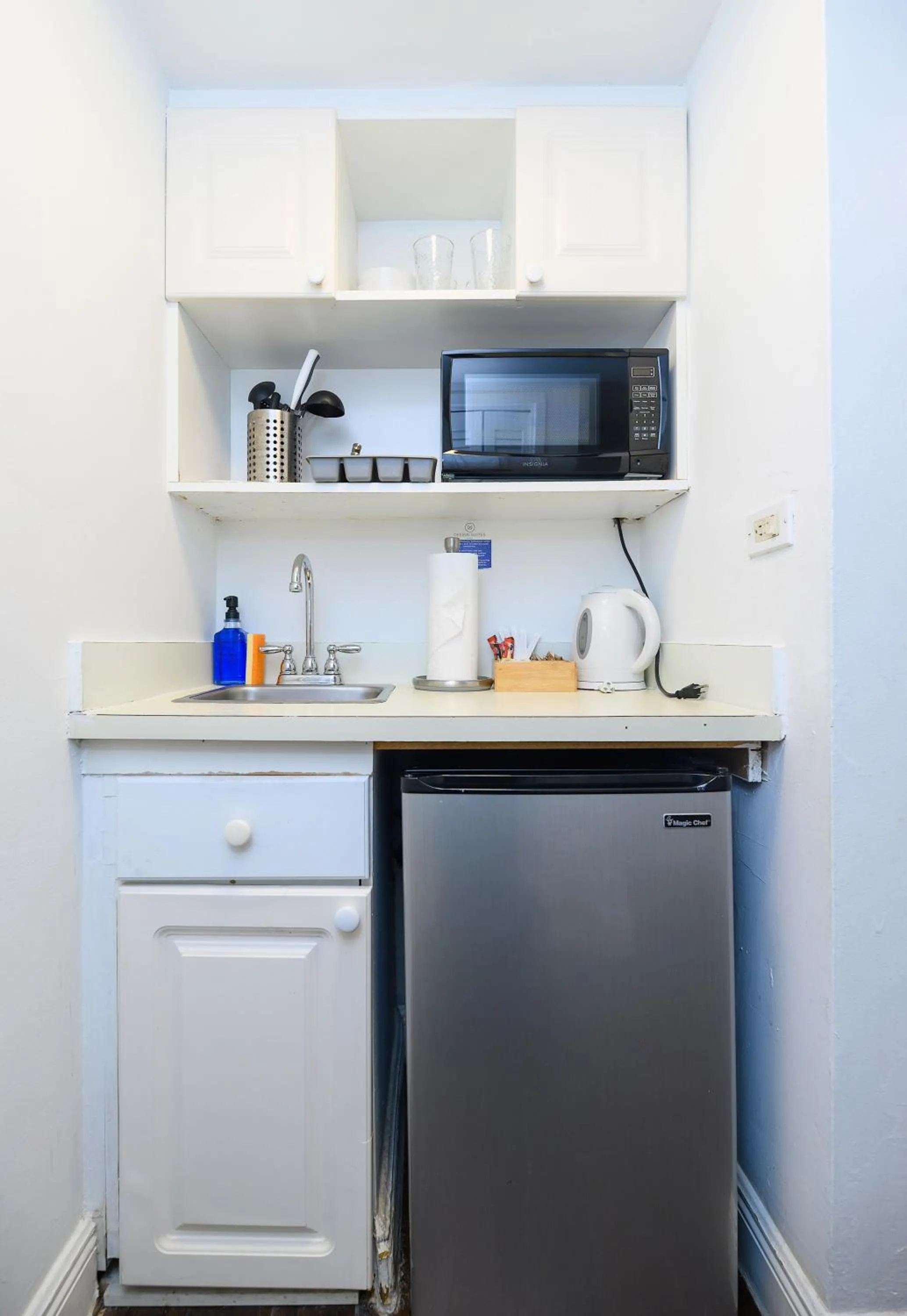 Kitchen or kitchenette in SeaStays Apartments