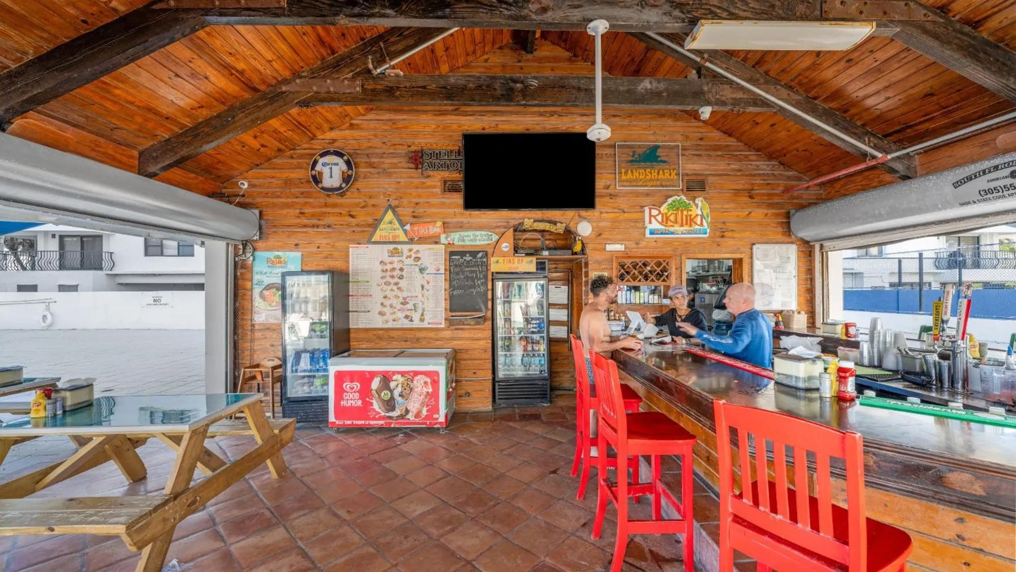 Restaurant/places to eat in SeaStays Apartments