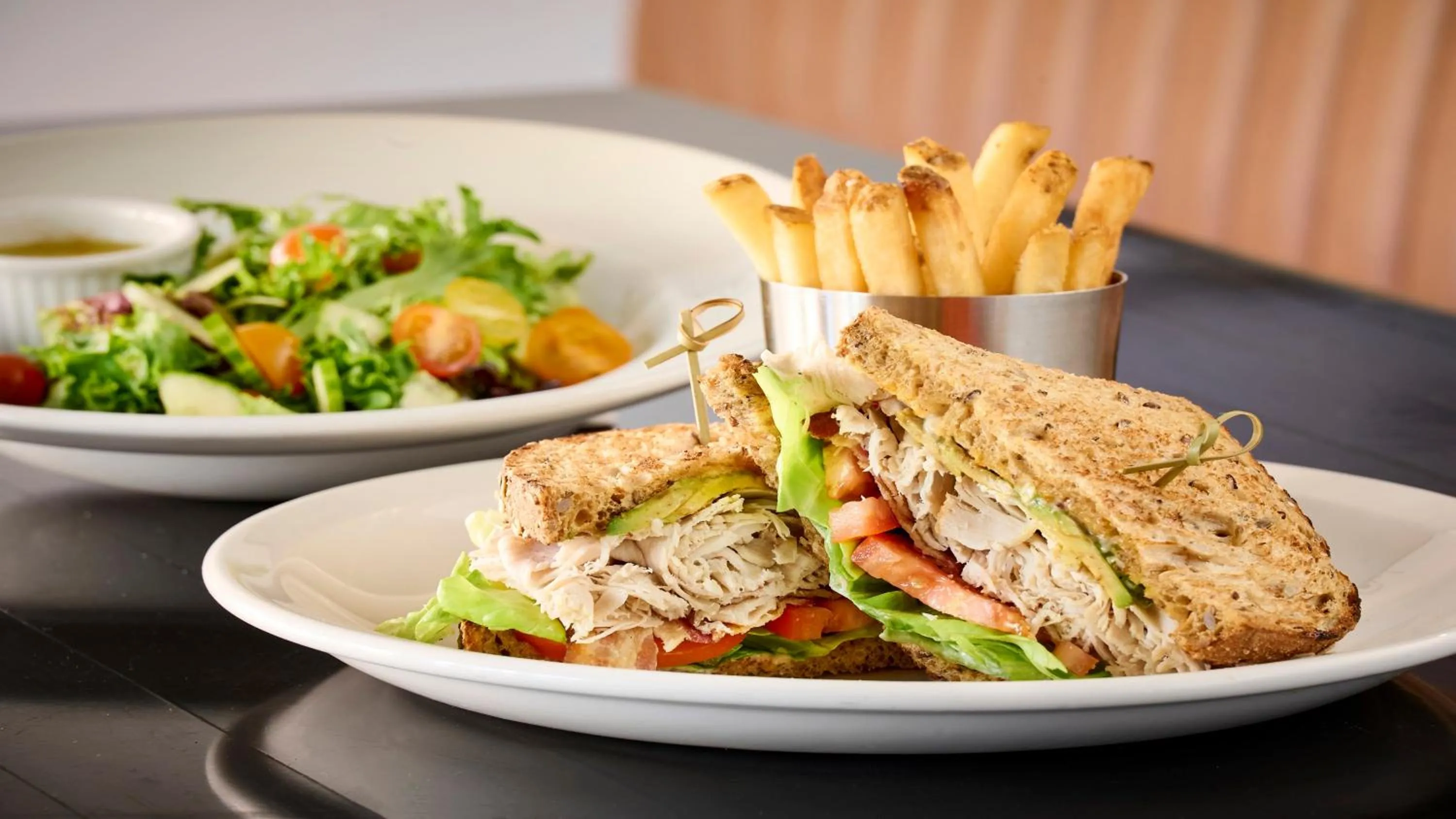 Restaurant/places to eat in Holiday Inn - Ottawa Dwtn - Parliament Hill by IHG