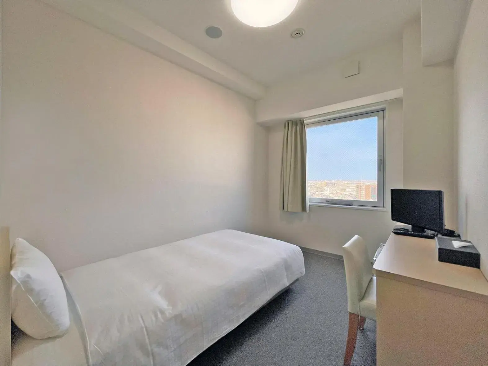 Photo of the whole room, Bed in CHISUN BUDGET Kanazawa Ekimae Photo of the whole room, Bed in CHISUN BUDGET Kanazawa Ekimae