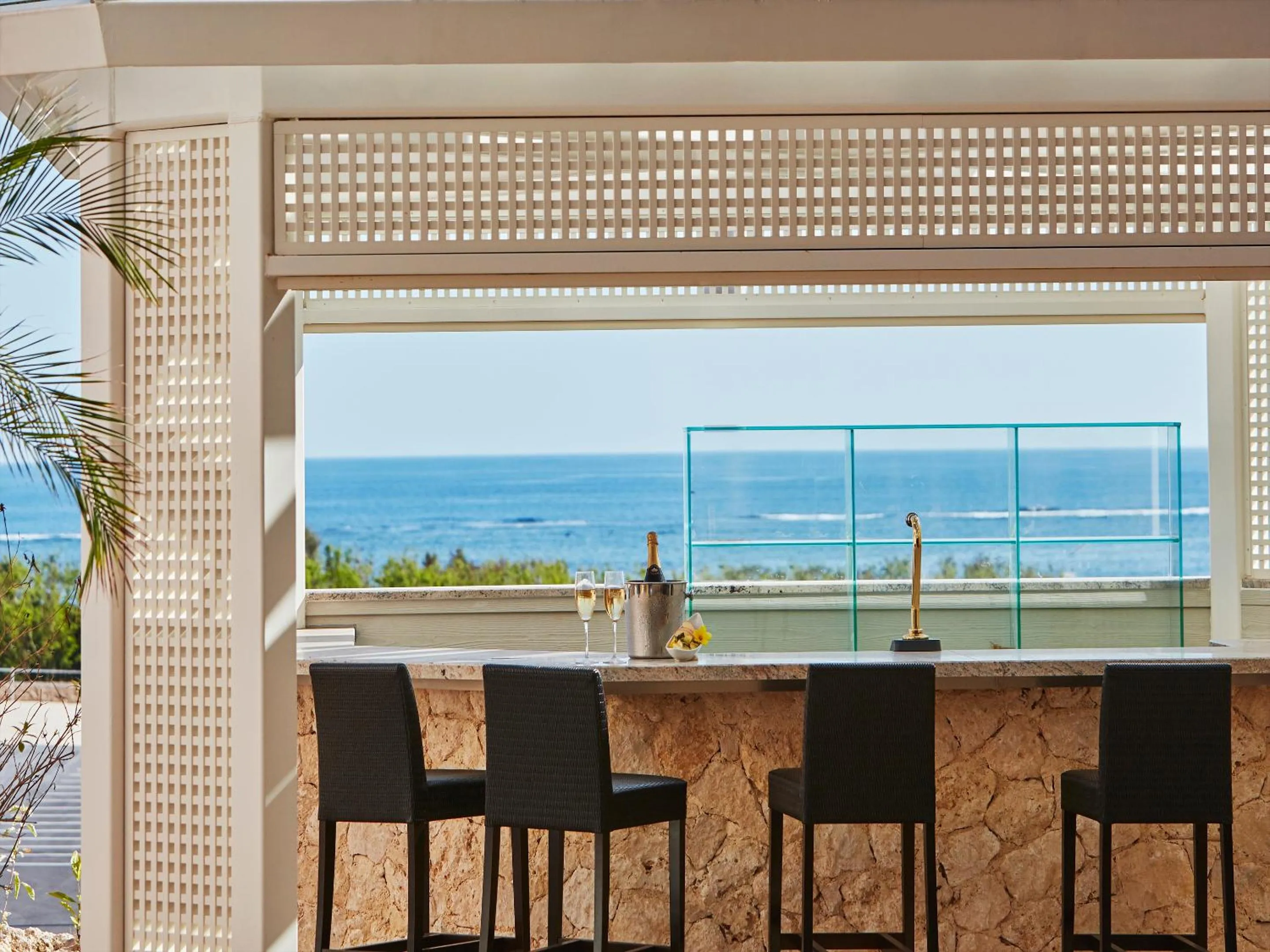 Swimming pool in HOTEL SEABREEZE CORAL