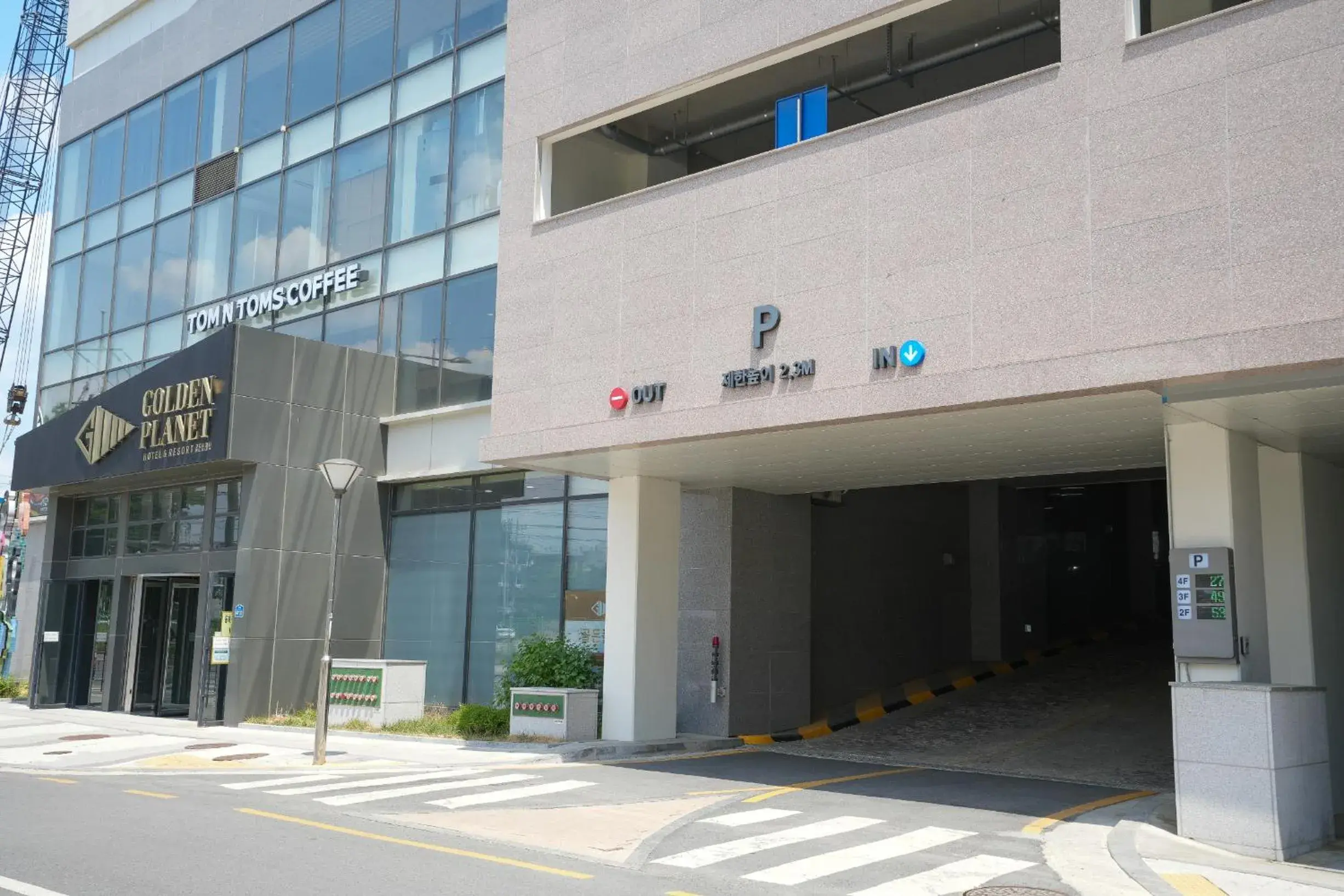 Parking in Golden Planet Hotel Parking in Golden Planet Hotel