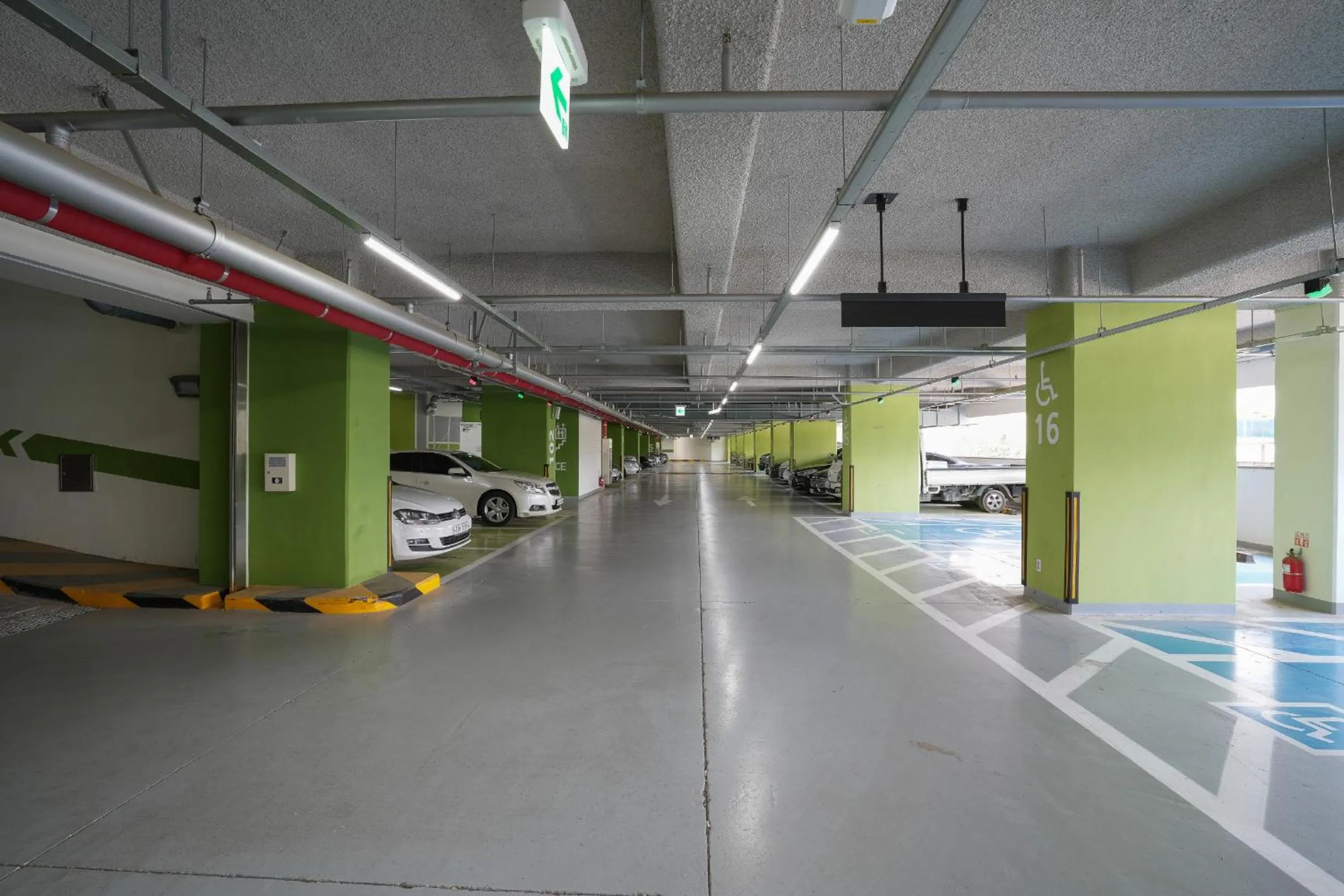 Parking in Golden Planet Hotel