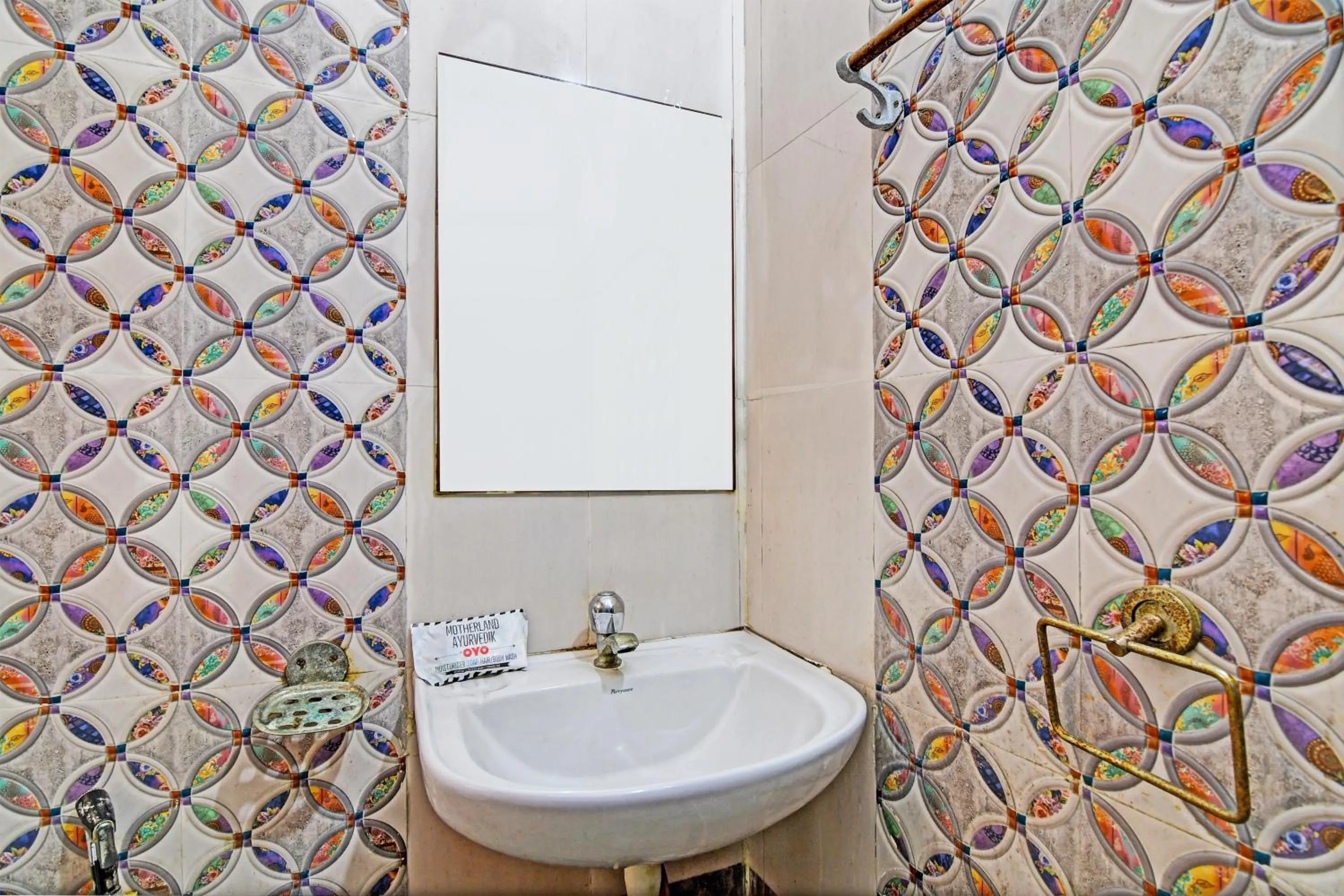 Bathroom in Super OYO 82026 BANGUR INN