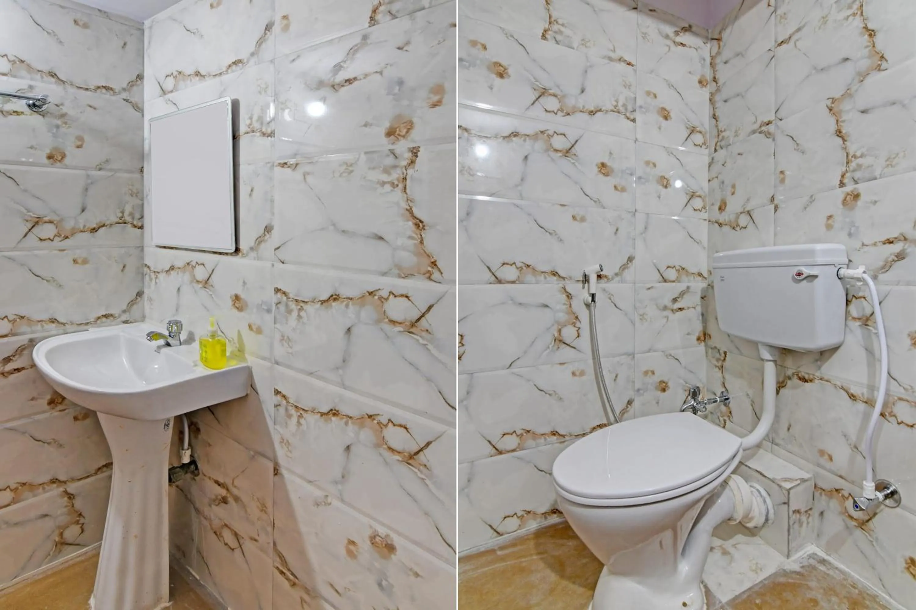 Bathroom in Super OYO 82026 BANGUR INN