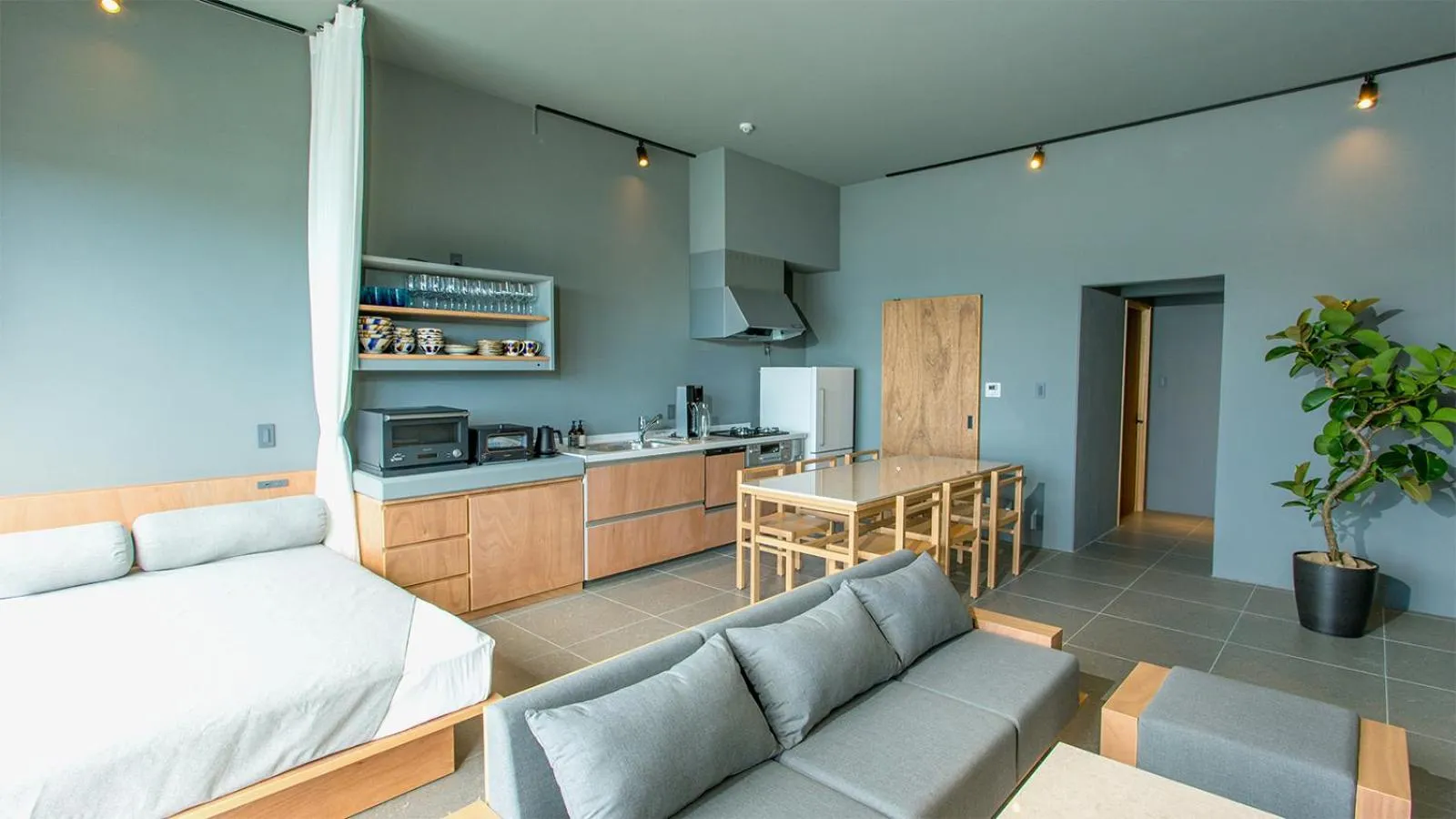 Photo of the whole room in Feliz Villa Suite Kourijima View