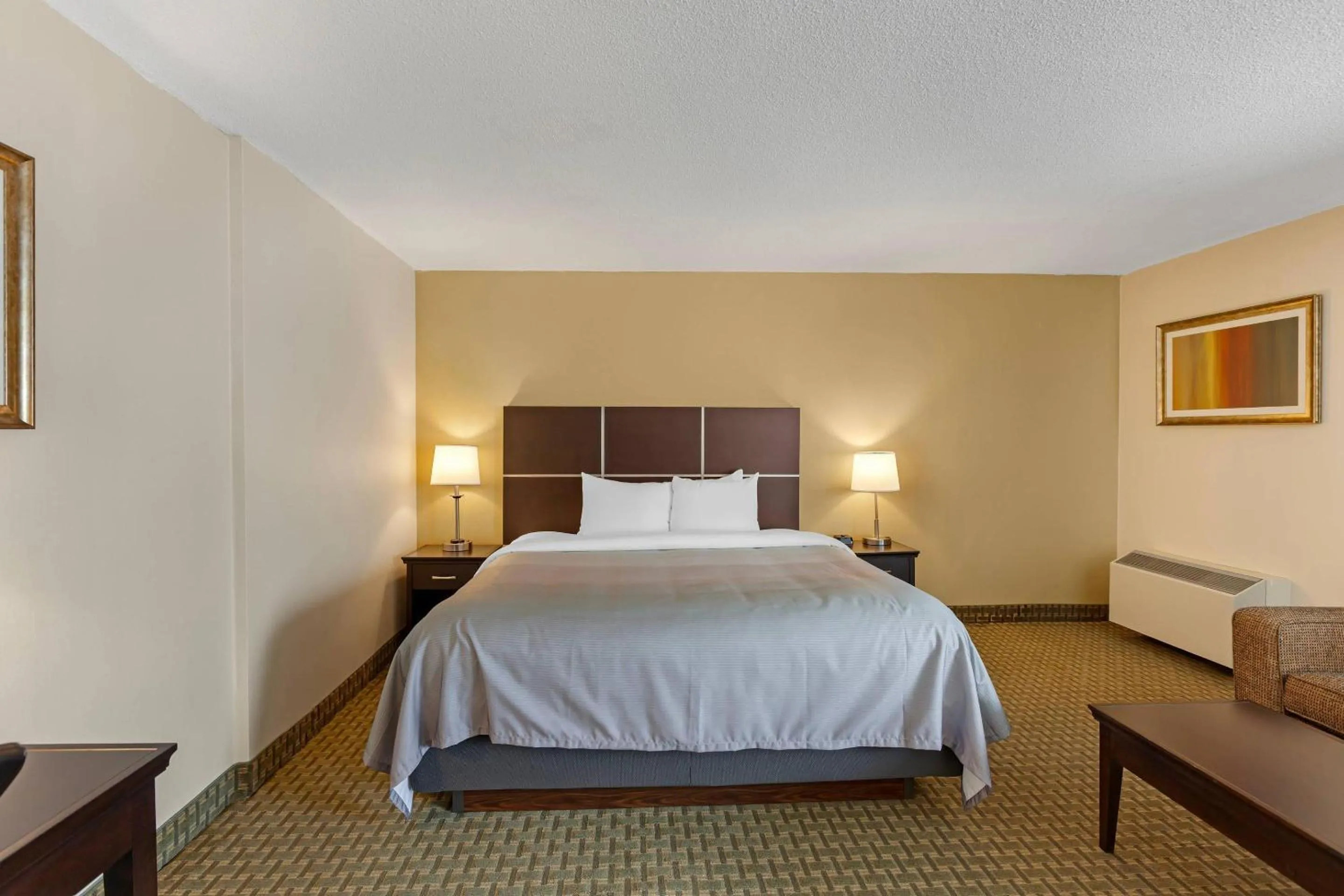 Bedroom, Bed in Quality Inn & Suites