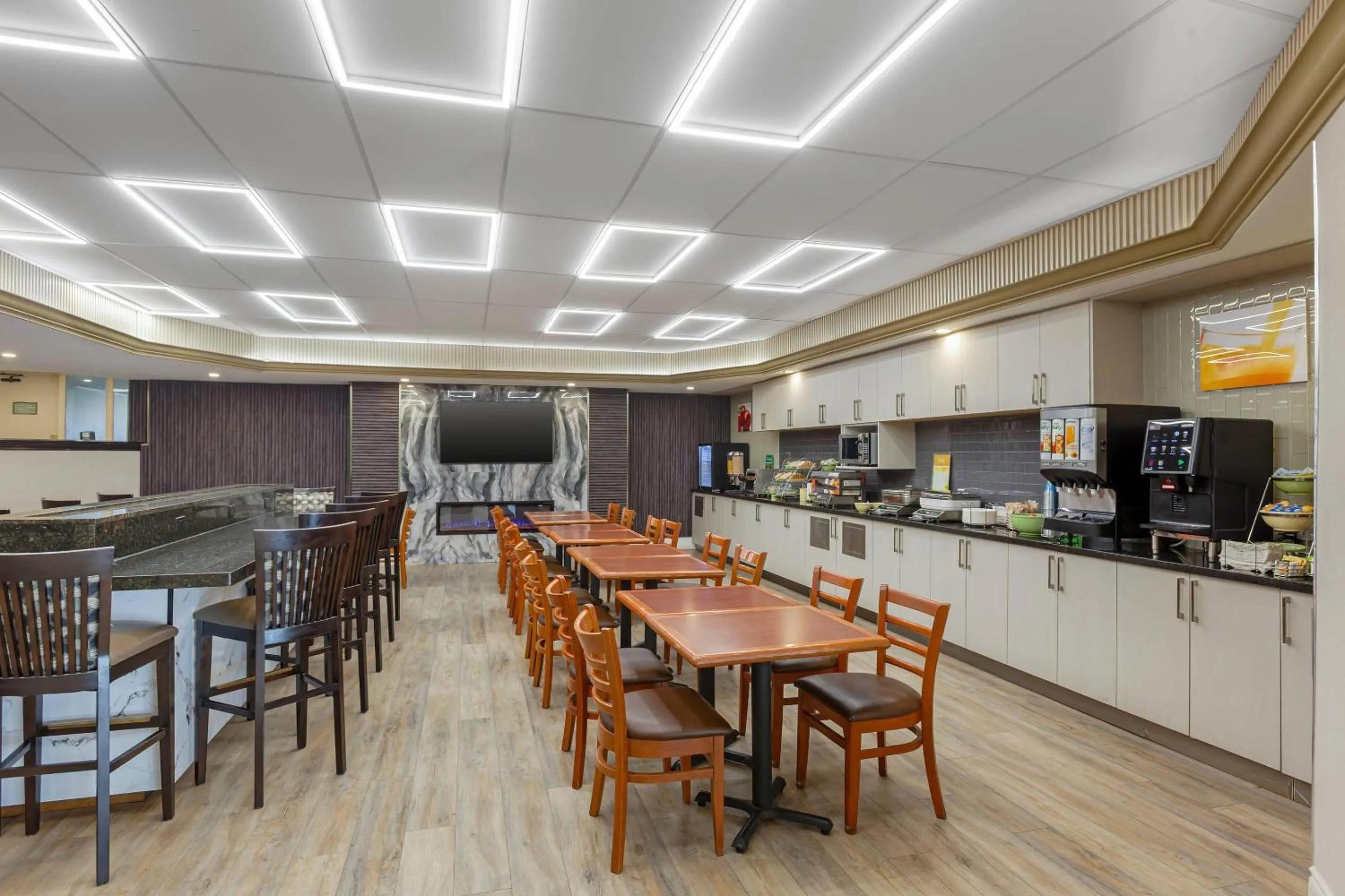 Breakfast in Quality Inn & Suites