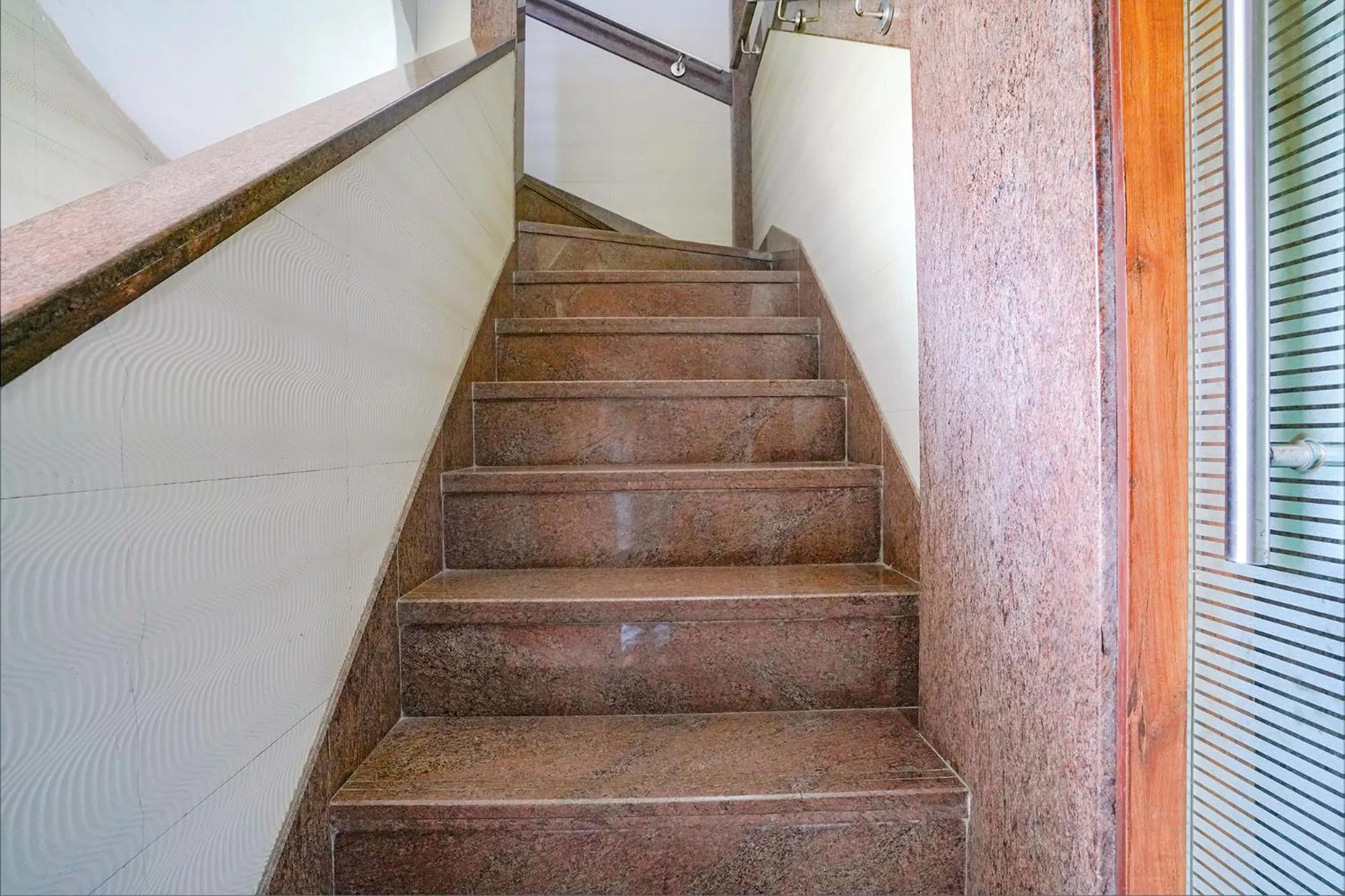 Lobby or reception in FabExpress Colaba Grand