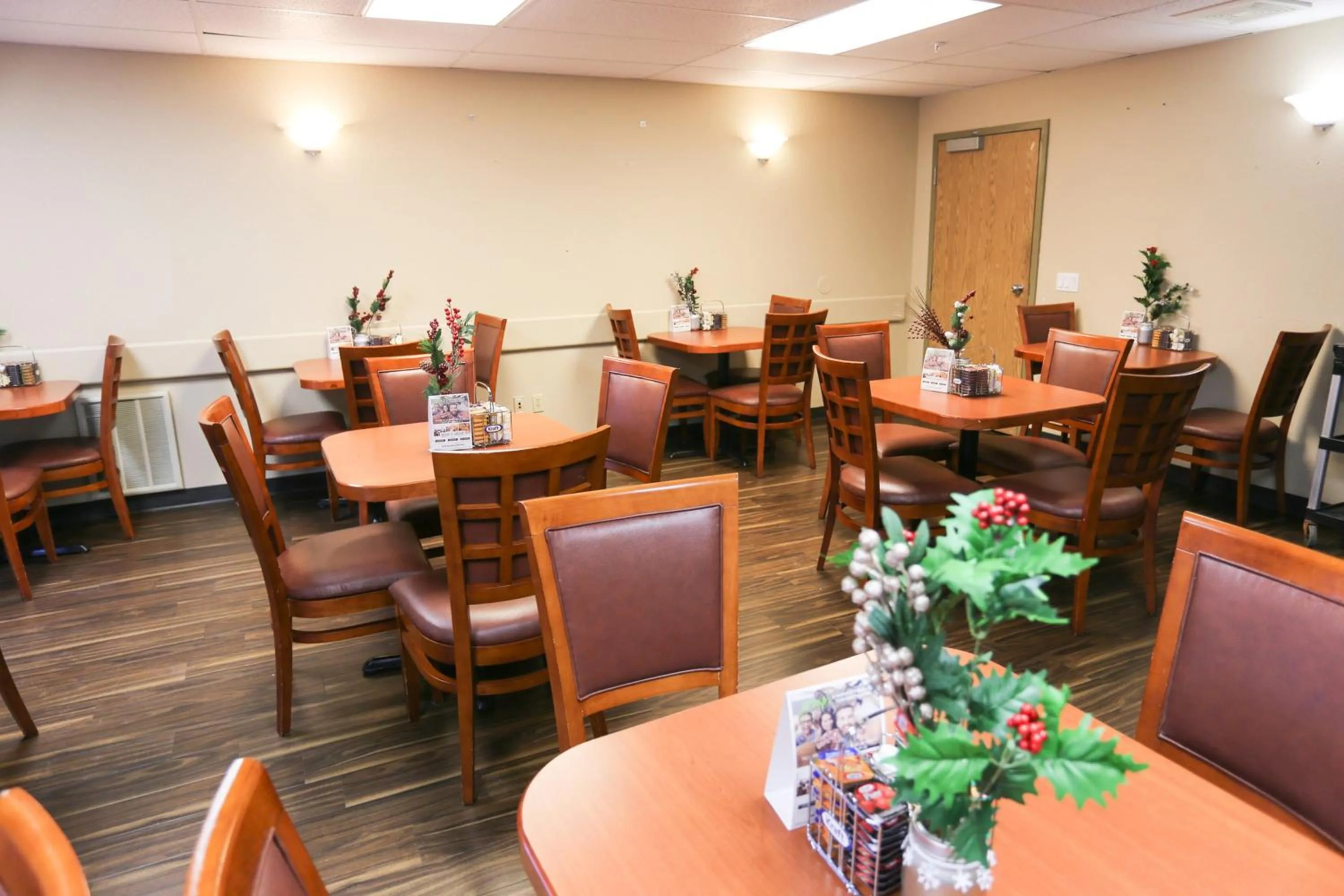 Breakfast in Prairie Crest Calgary Airport by IHG
