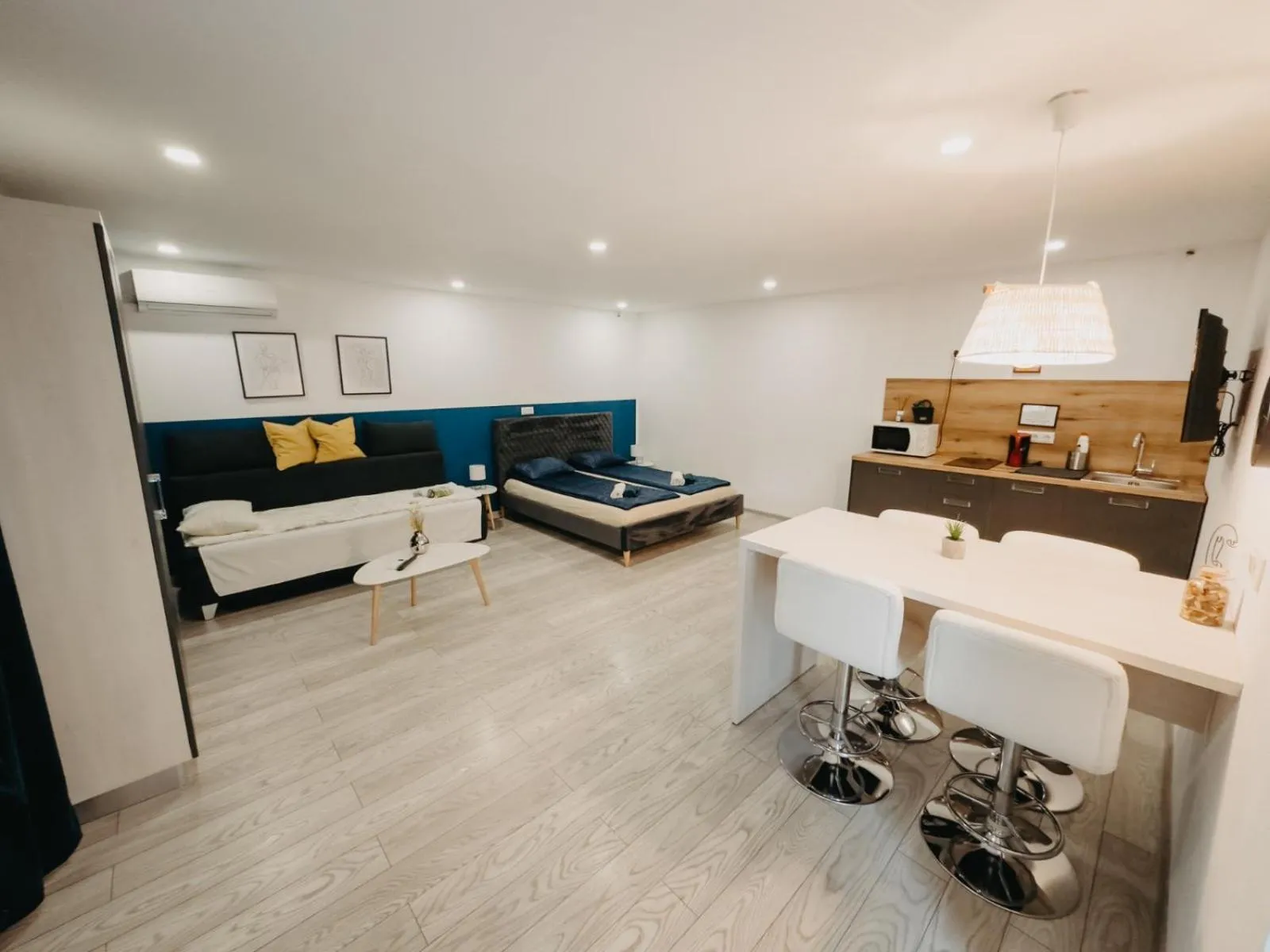 Bed in Marcos Apartments Victoriei - self check-in