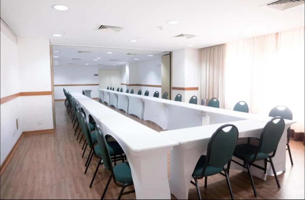 Business facilities in Flat Barra First