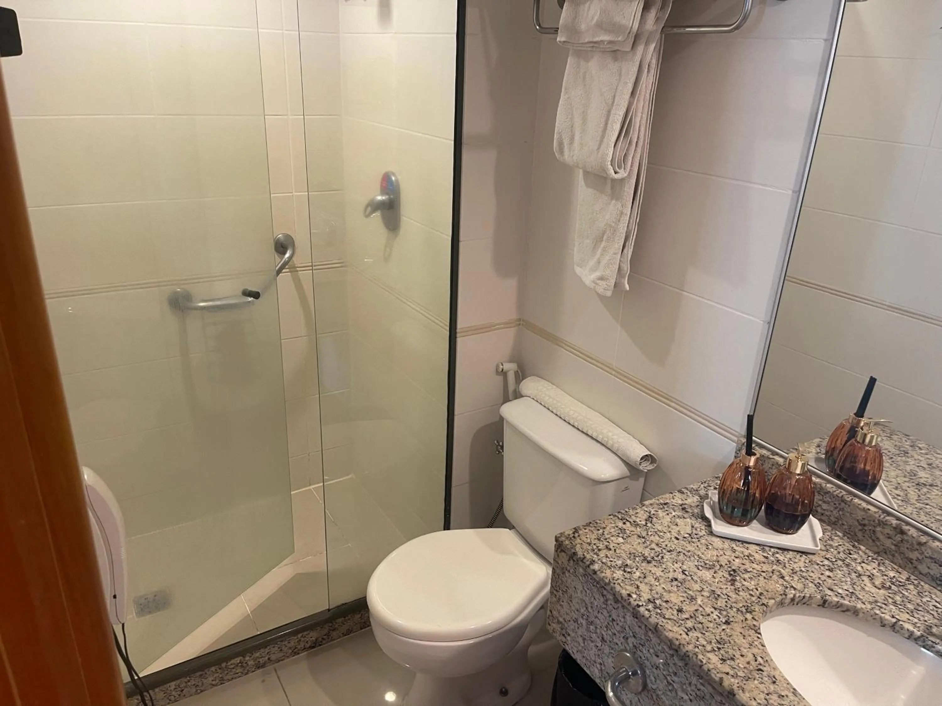 Shower in Flat Barra First