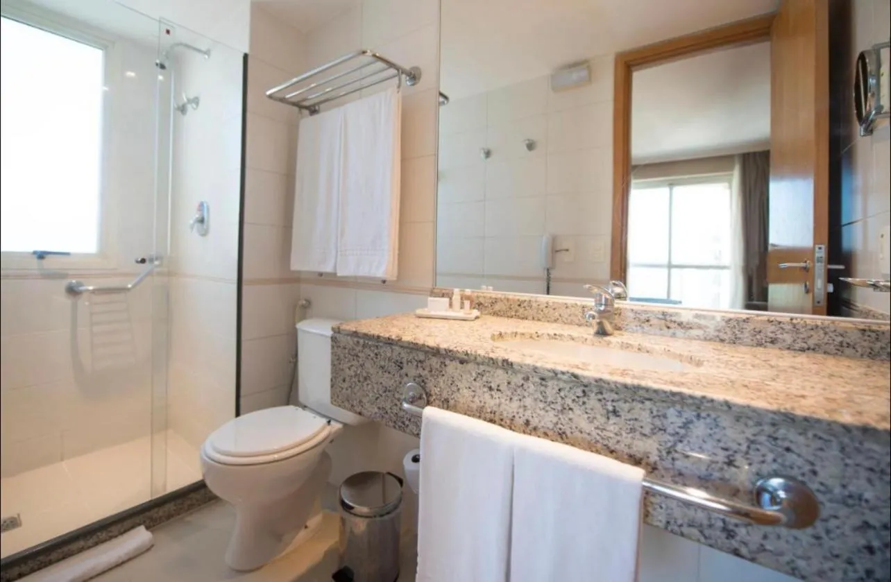 Shower in Flat Barra First