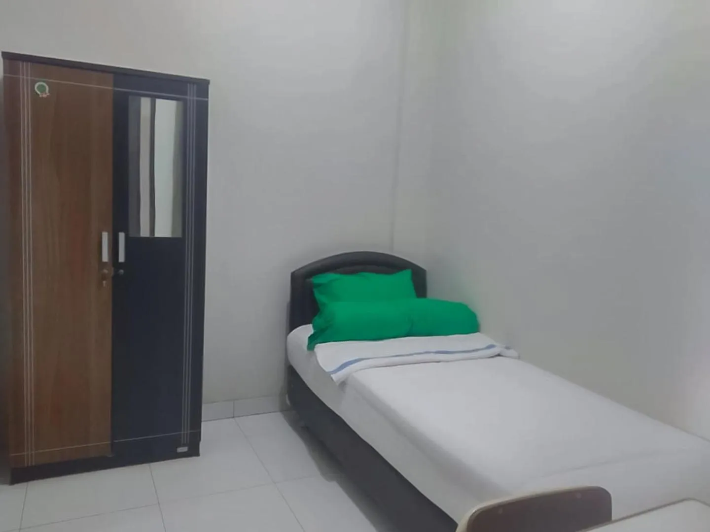 Bed in Colombus Residence Karawang Mitra RedDoorz