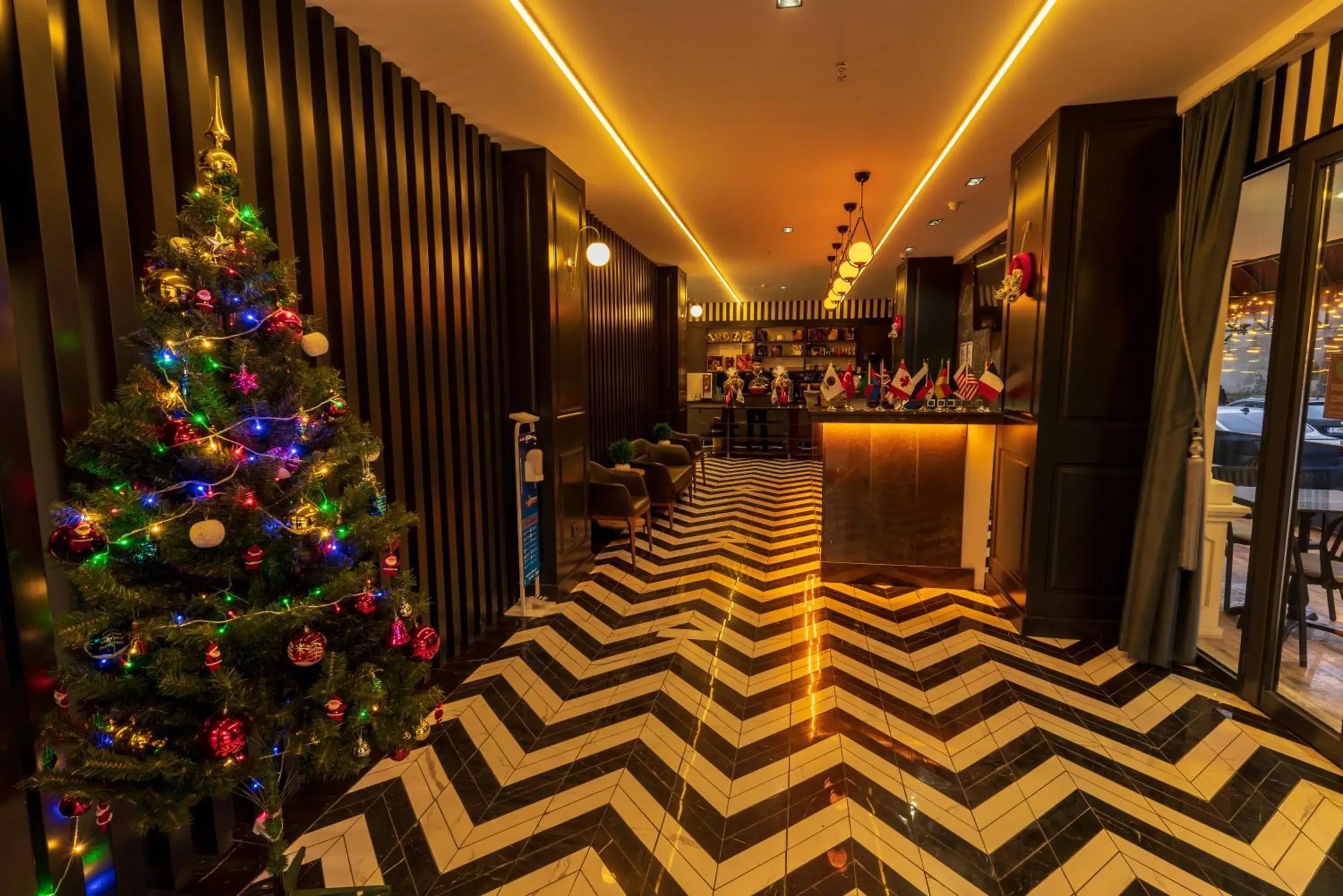 Facade/entrance in Express Plus Hotel Facade/entrance in Express Plus Hotel