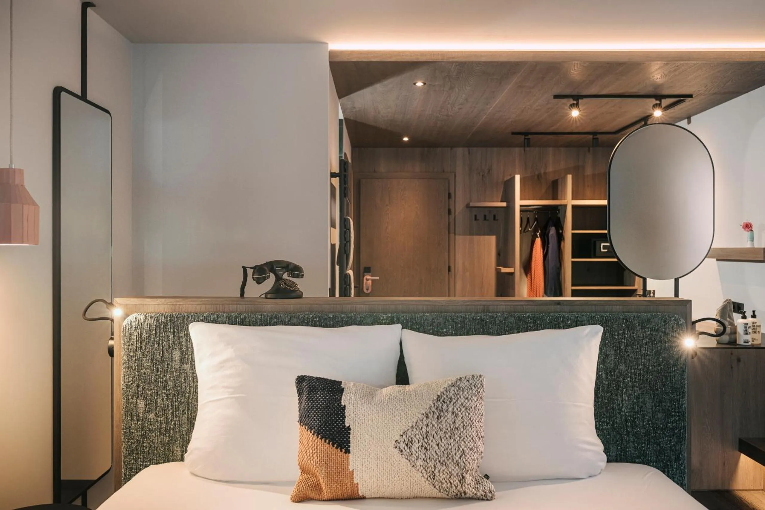 Living room, Bed in Coolnest