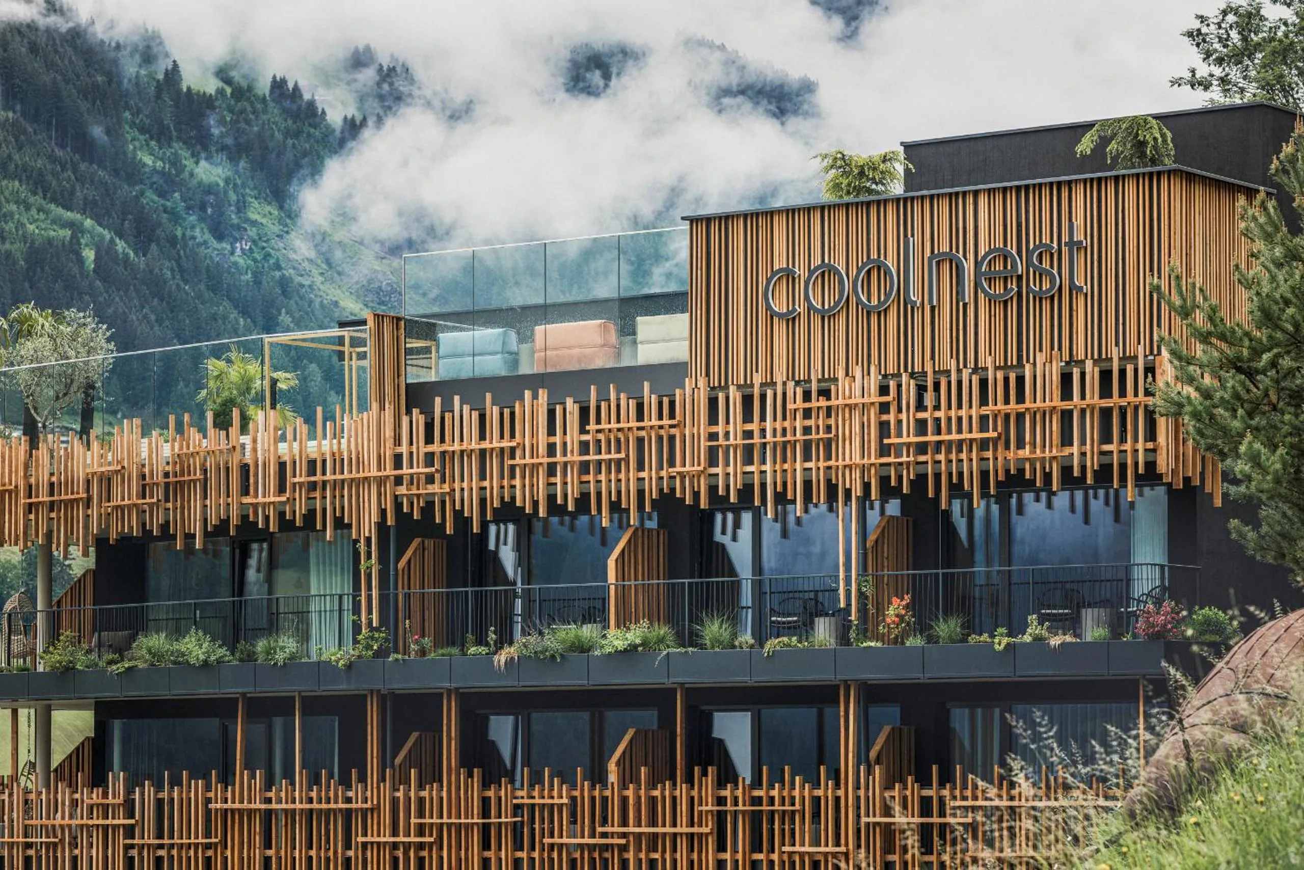 Property building in Coolnest