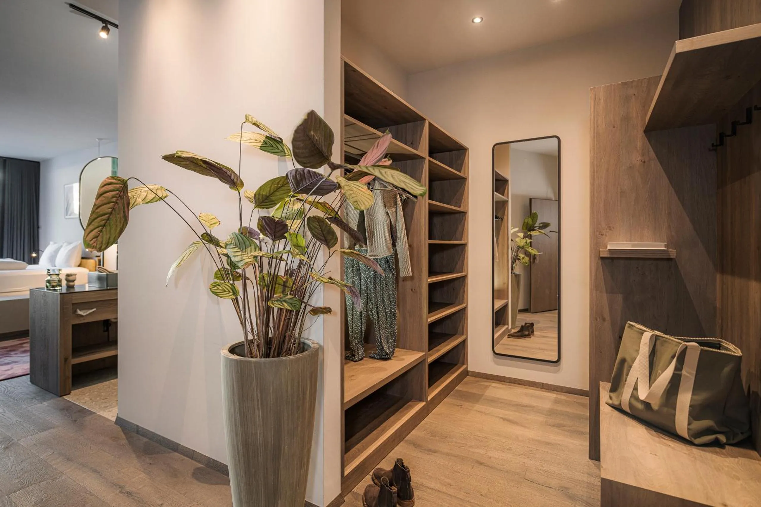 wardrobe, Bed in Coolnest