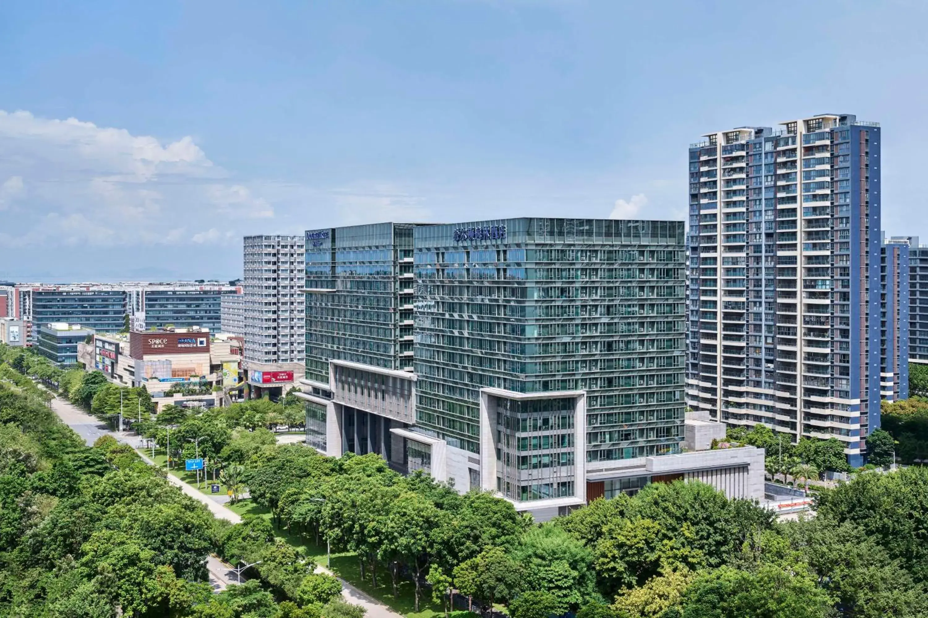 Property building in DoubleTree by Hilton Shenzhen Airport Residences Property building in DoubleTree by Hilton Shenzhen Airport Residences