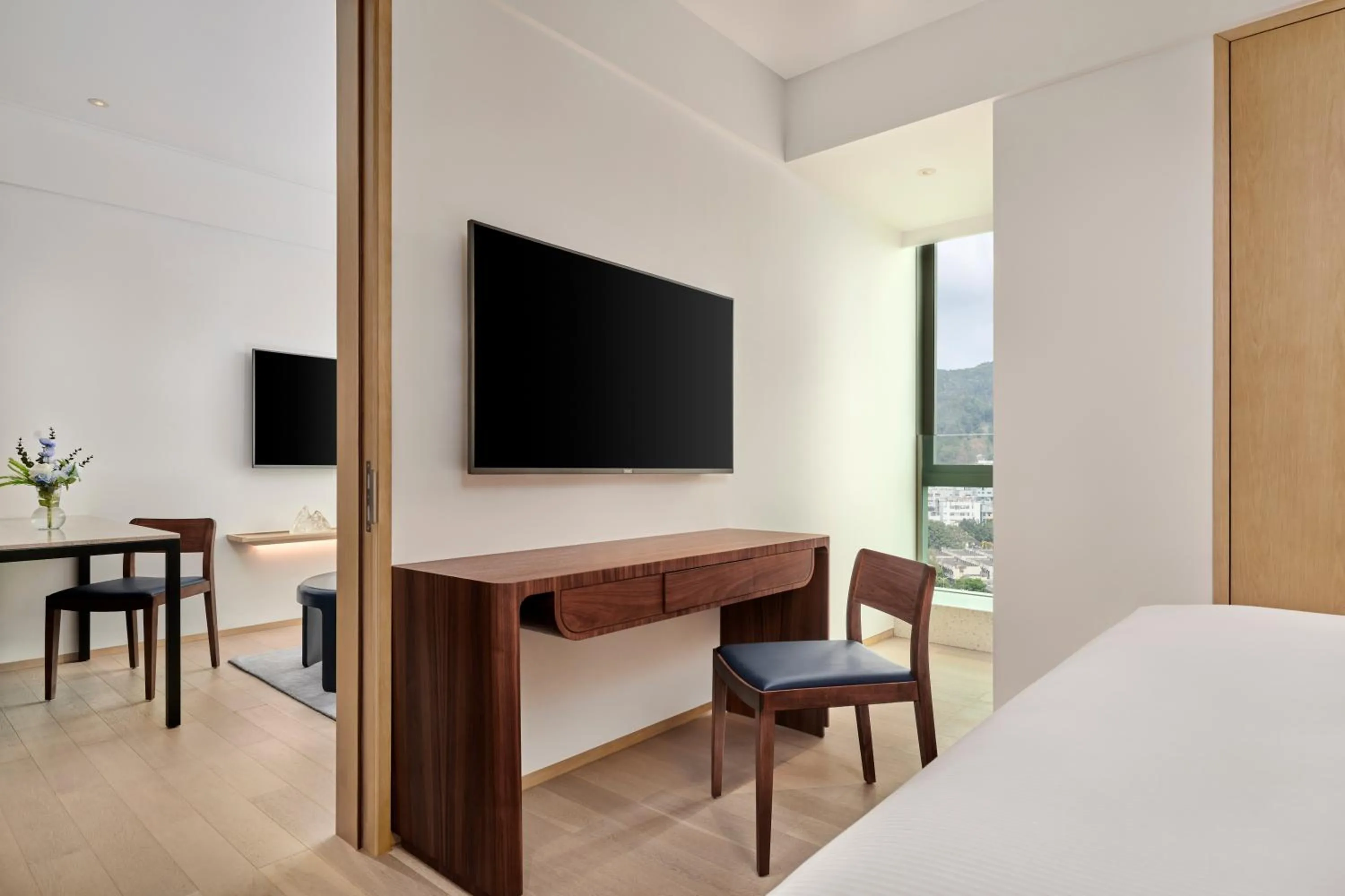 Bedroom, Bed in DoubleTree by Hilton Shenzhen Airport Residences