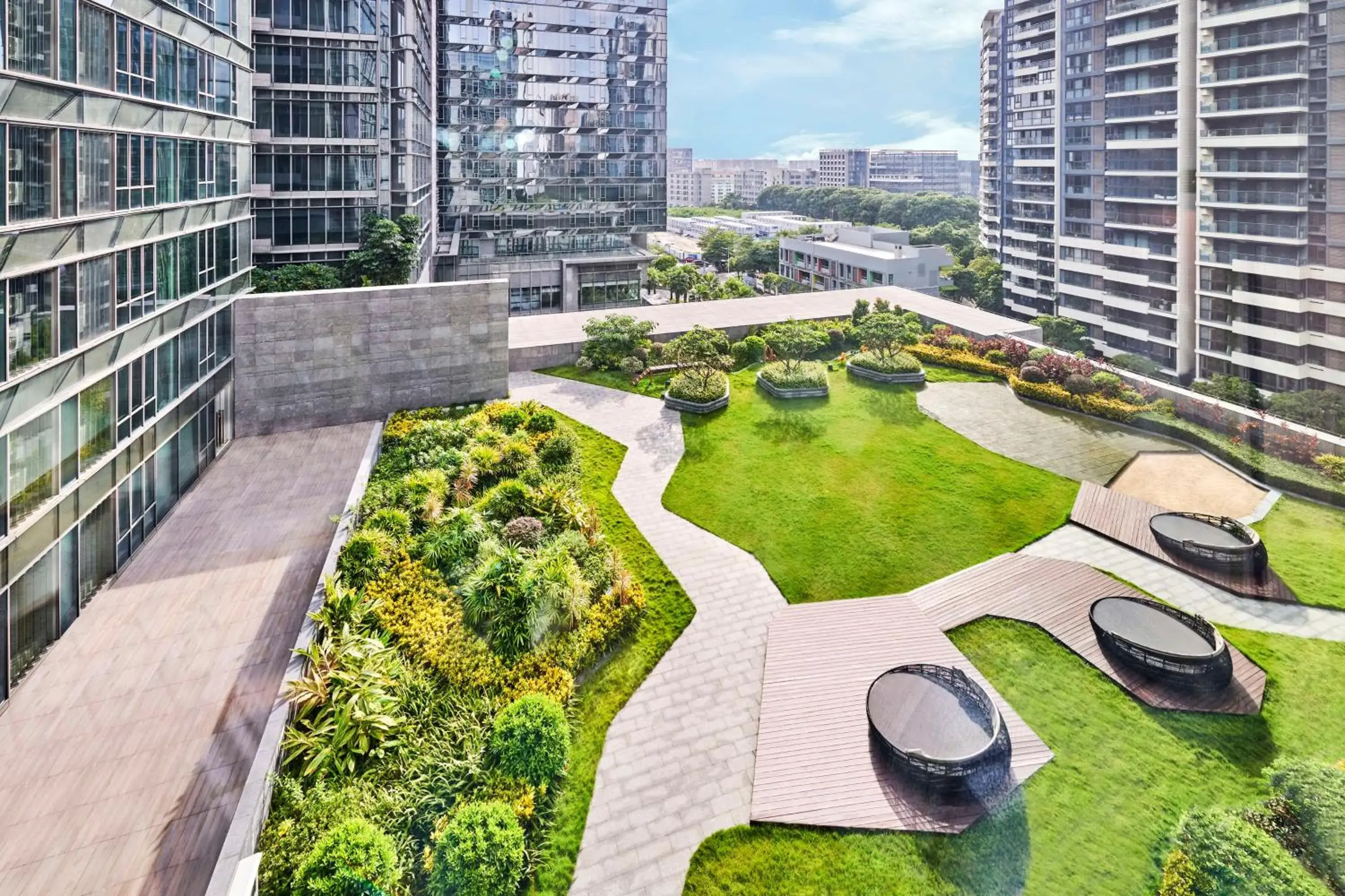 Inner courtyard view in DoubleTree by Hilton Shenzhen Airport Residences Inner courtyard view in DoubleTree by Hilton Shenzhen Airport Residences