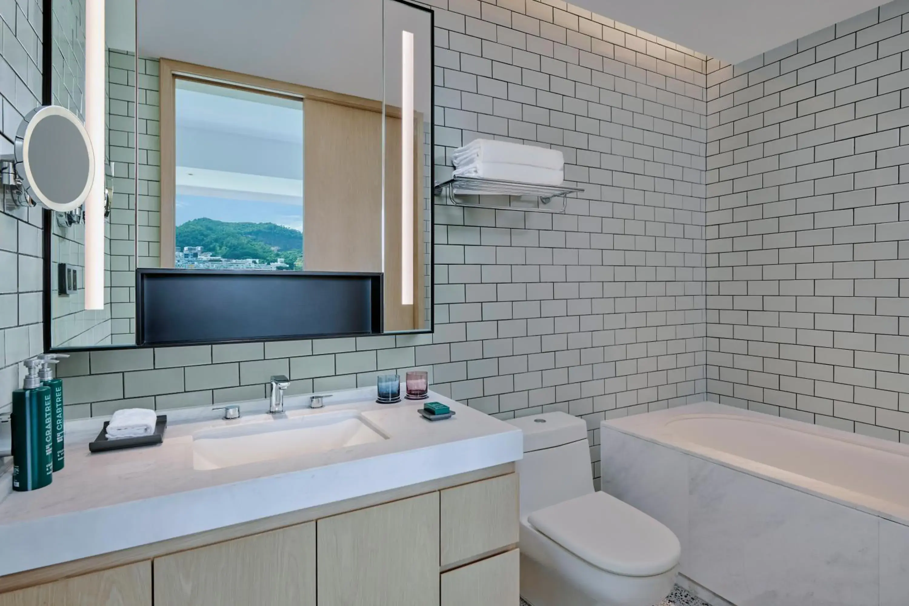 Bathroom in DoubleTree by Hilton Shenzhen Airport Residences Bathroom in DoubleTree by Hilton Shenzhen Airport Residences