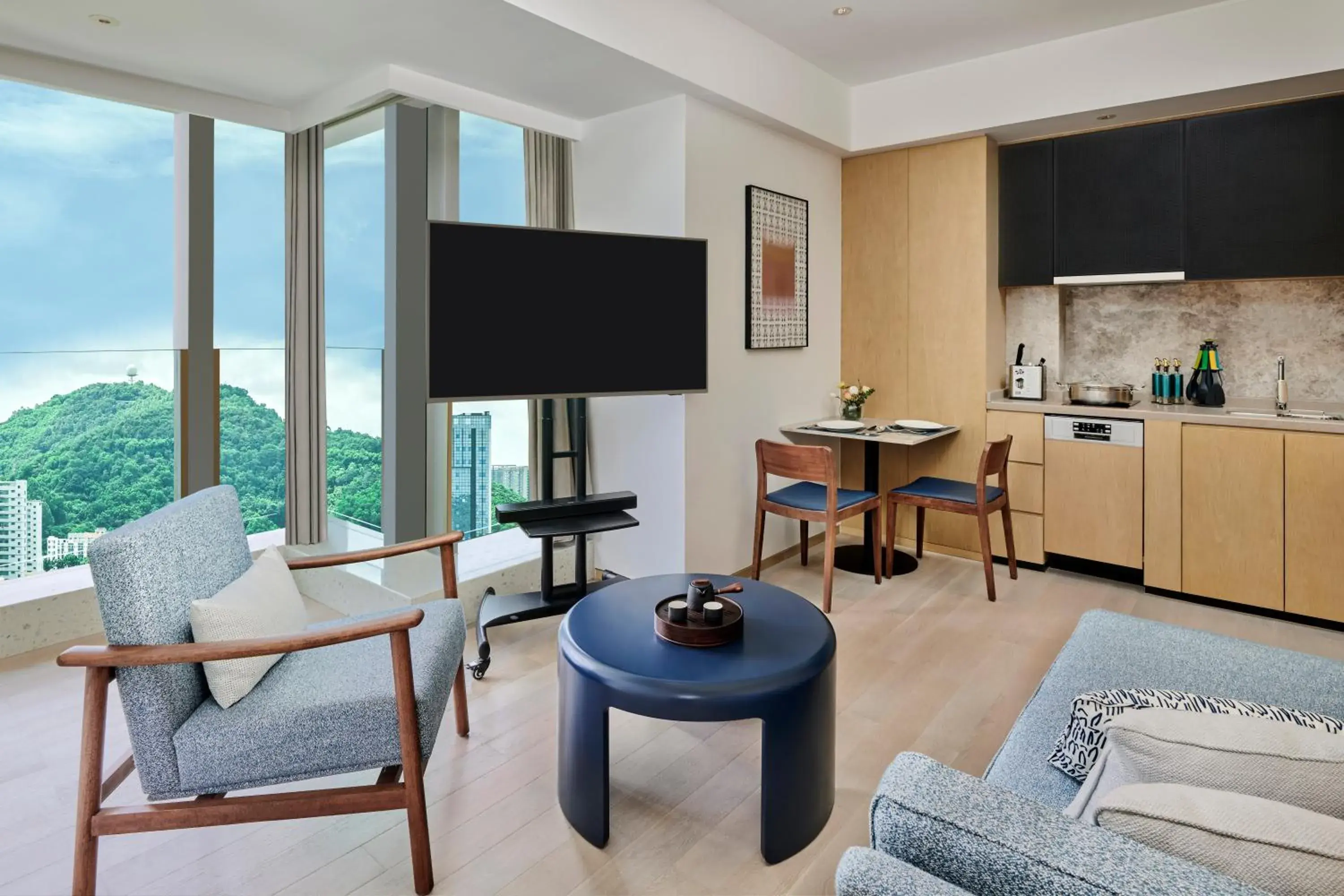 Premium One-Bedroom King Residence - Garden View in DoubleTree by Hilton Shenzhen Airport Residences Premium One-Bedroom King Residence - Garden View in DoubleTree by Hilton Shenzhen Airport Residences