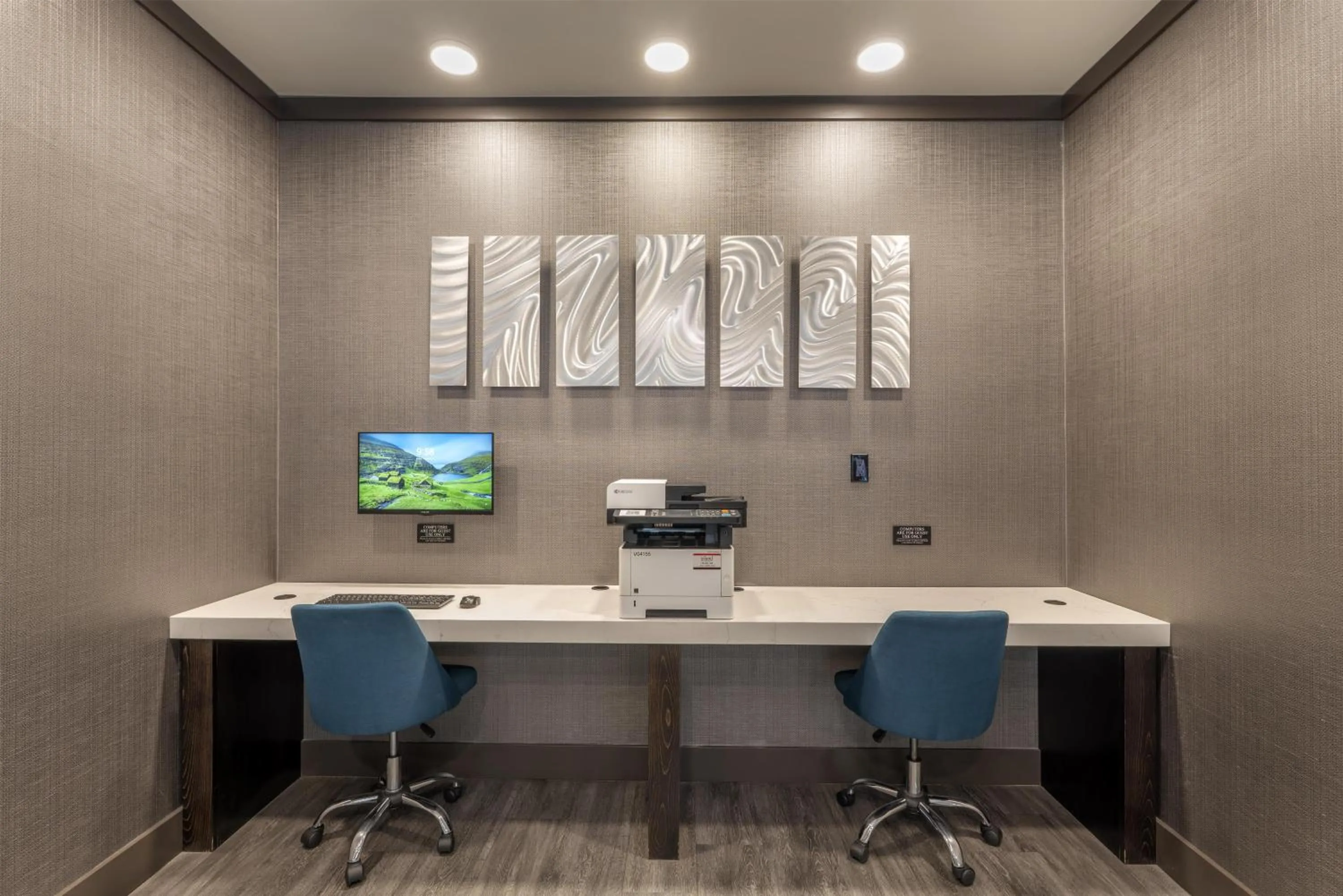 Business facilities in BEST WESTERN PLUS Carlton Plaza Hotel