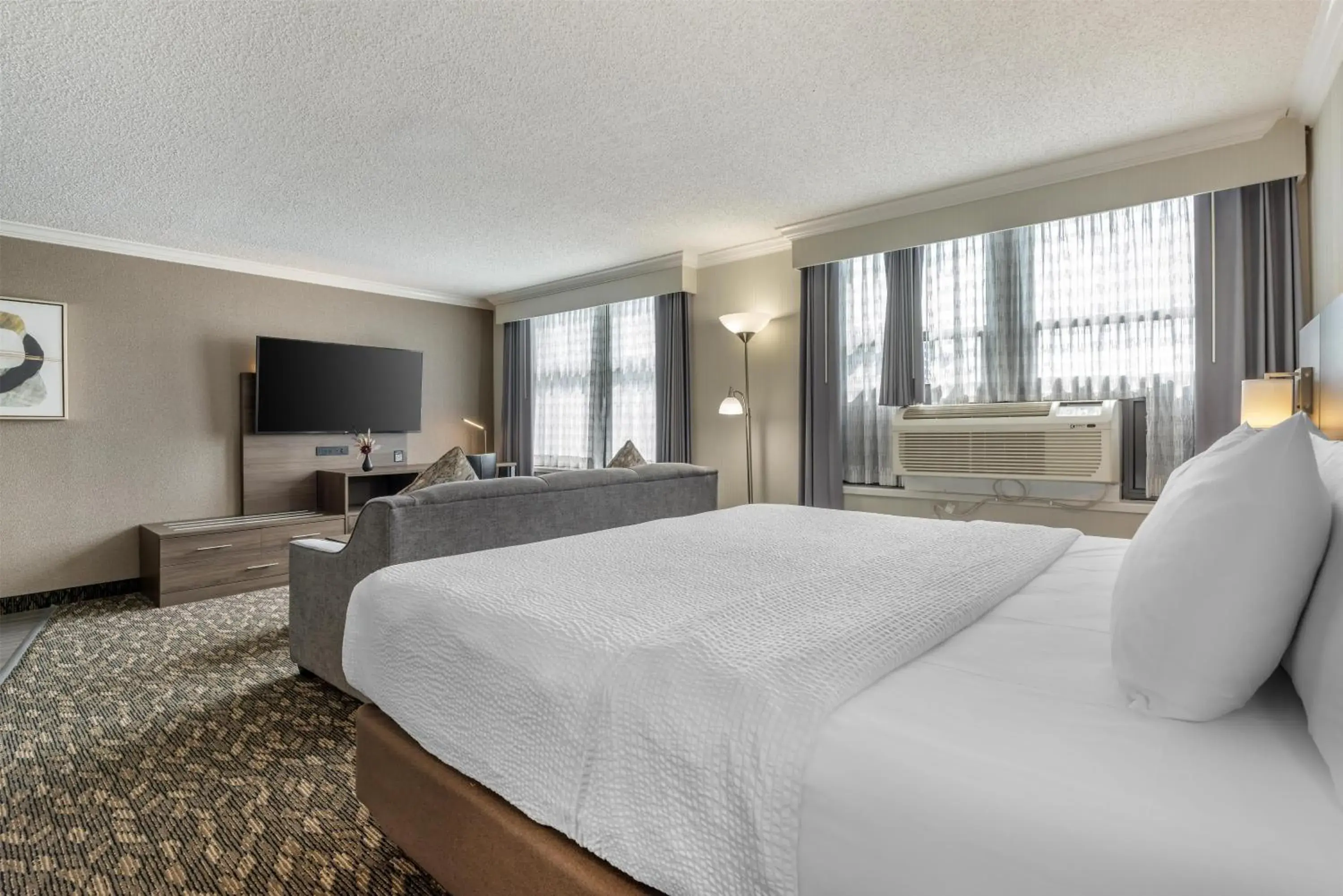 Bedroom, Bed in BEST WESTERN PLUS Carlton Plaza Hotel Bedroom, Bed in BEST WESTERN PLUS Carlton Plaza Hotel