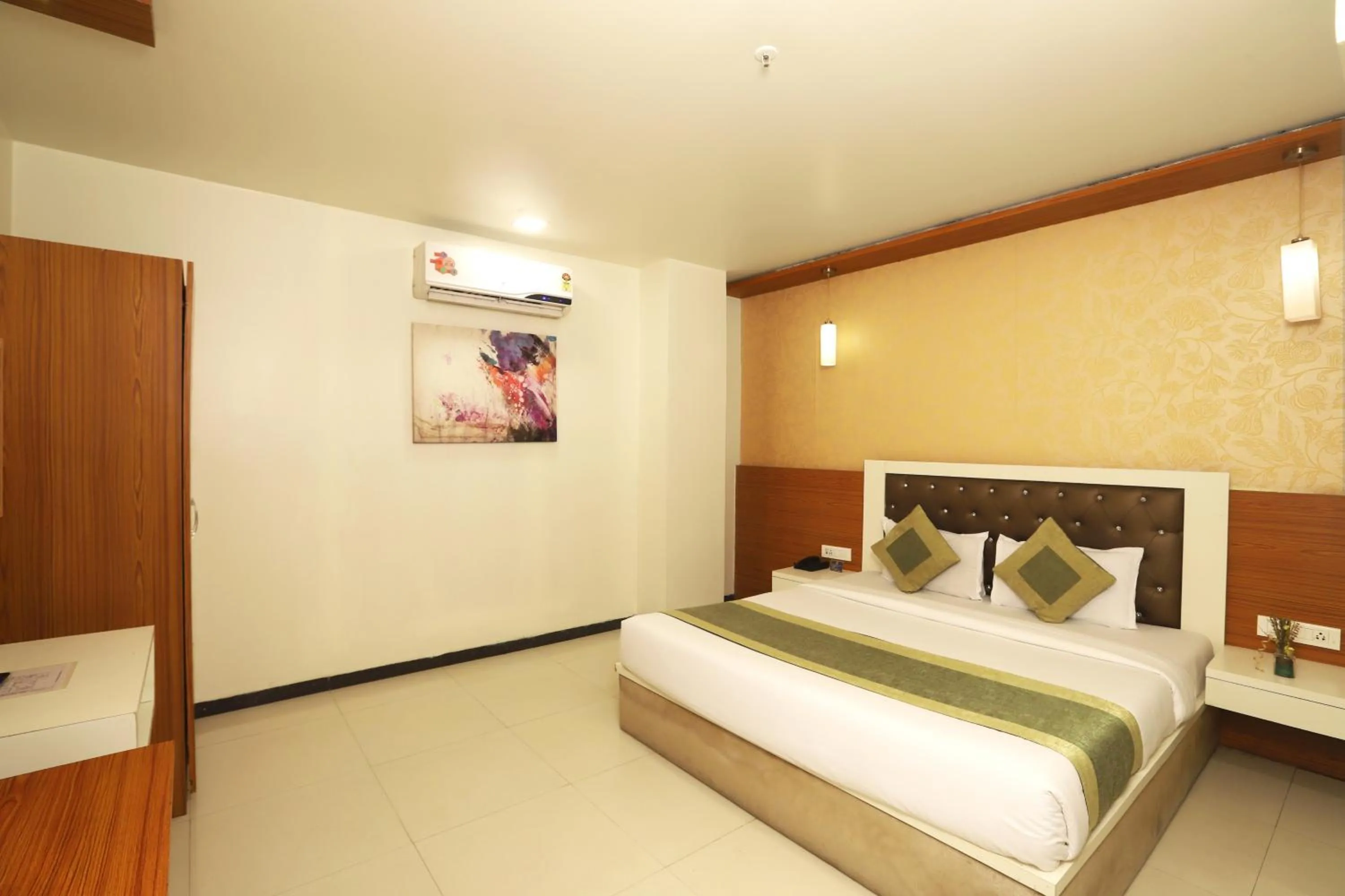 Bedroom, Bed in Hotel Elite Continental- Near Mumbai International Airport Andheri East