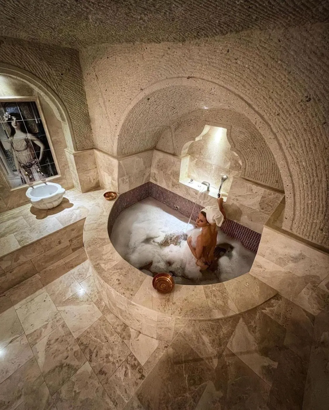 Hot Tub in House 1938 Special Cave Hotel