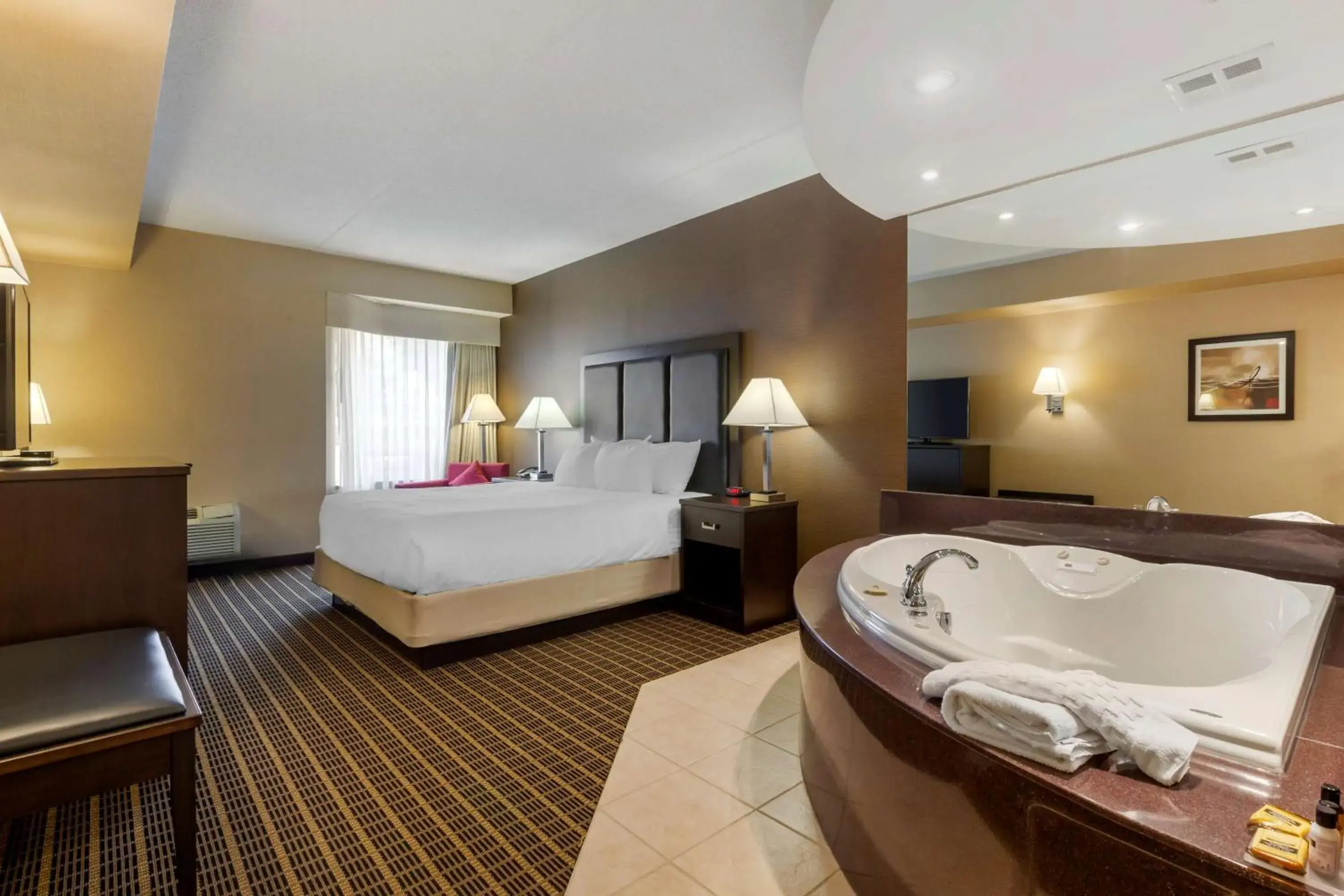 Bedroom, Bed in Best Western Plus Burlington Inn & Suites Bedroom, Bed in Best Western Plus Burlington Inn & Suites