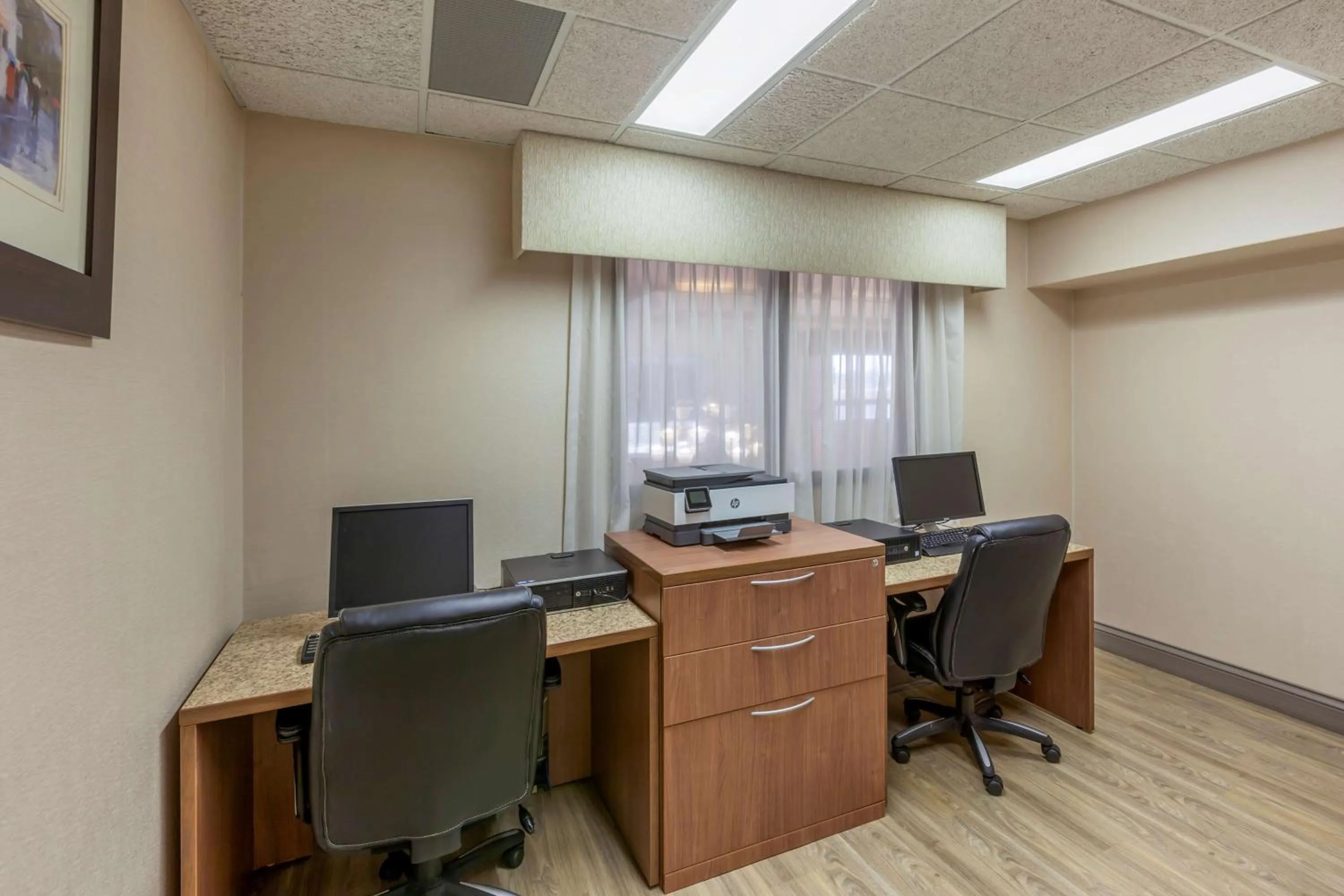 Business facilities in Best Western Plus Burlington Inn & Suites
