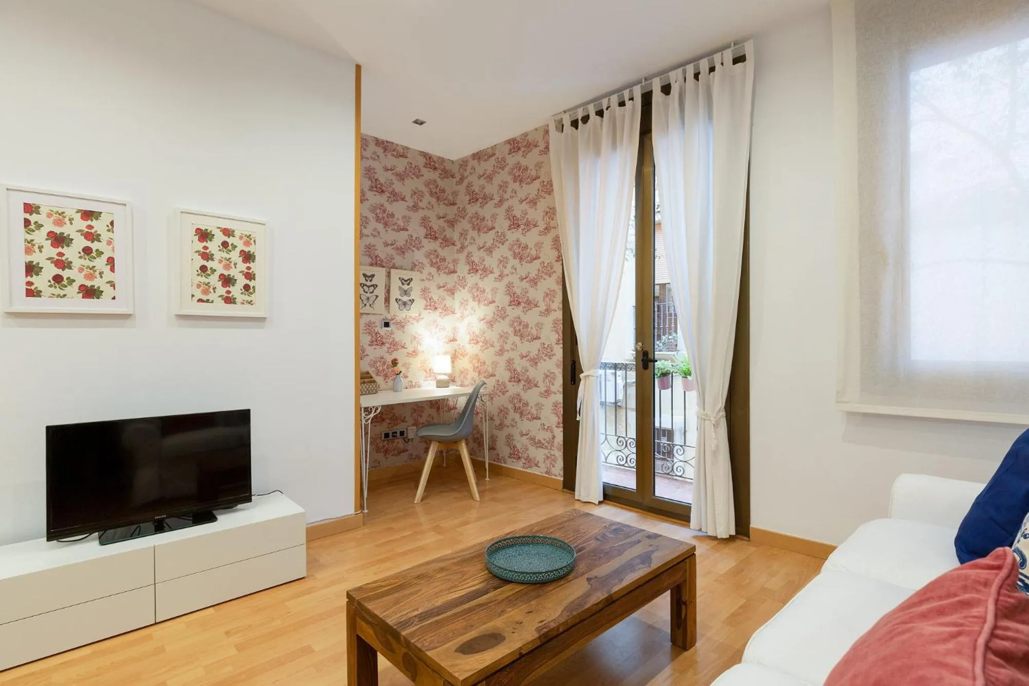 Living room, Bed in Stay U-nique Apartments Terrassa