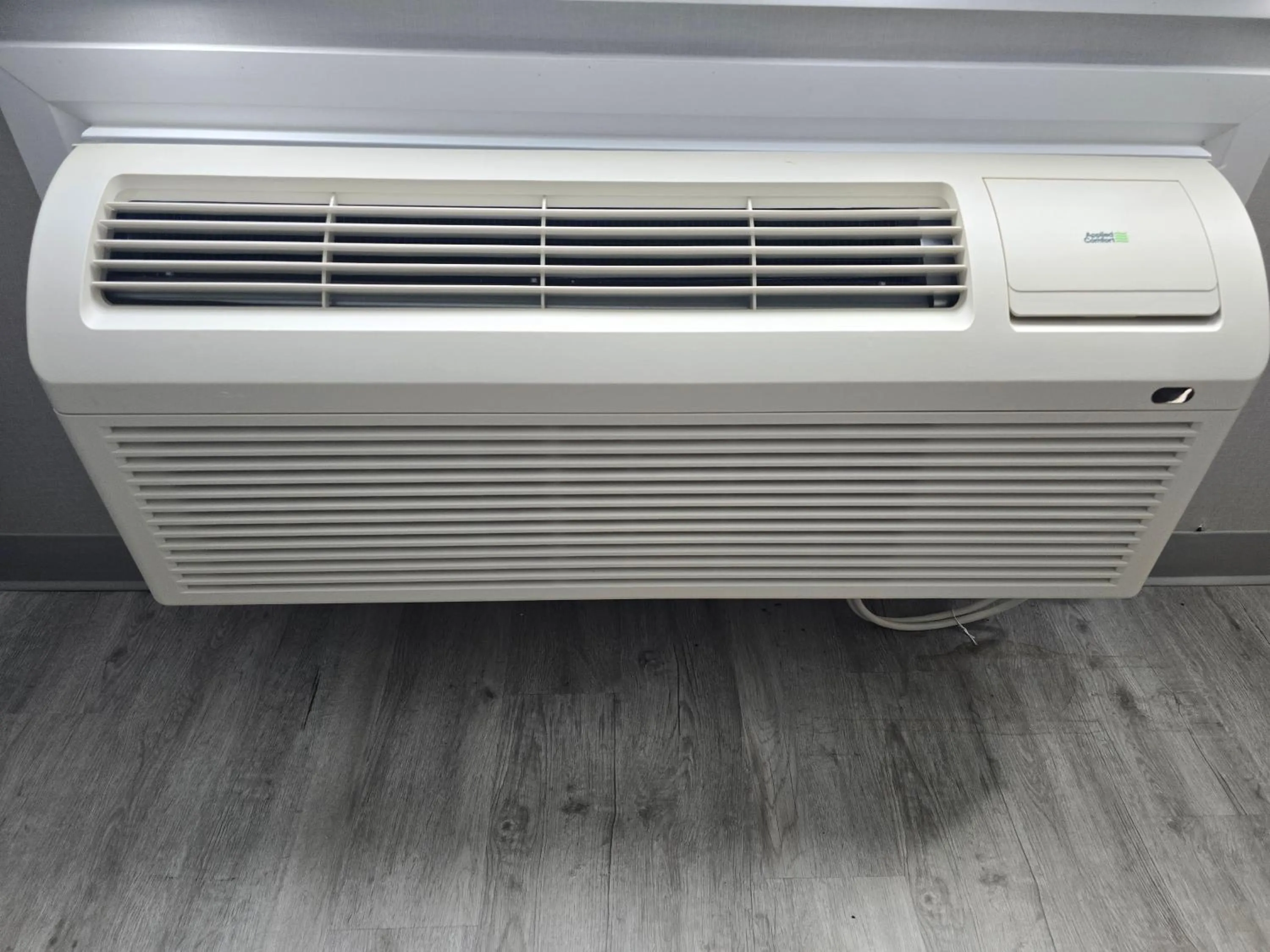 air conditioner in Best Western Hotel Brossard