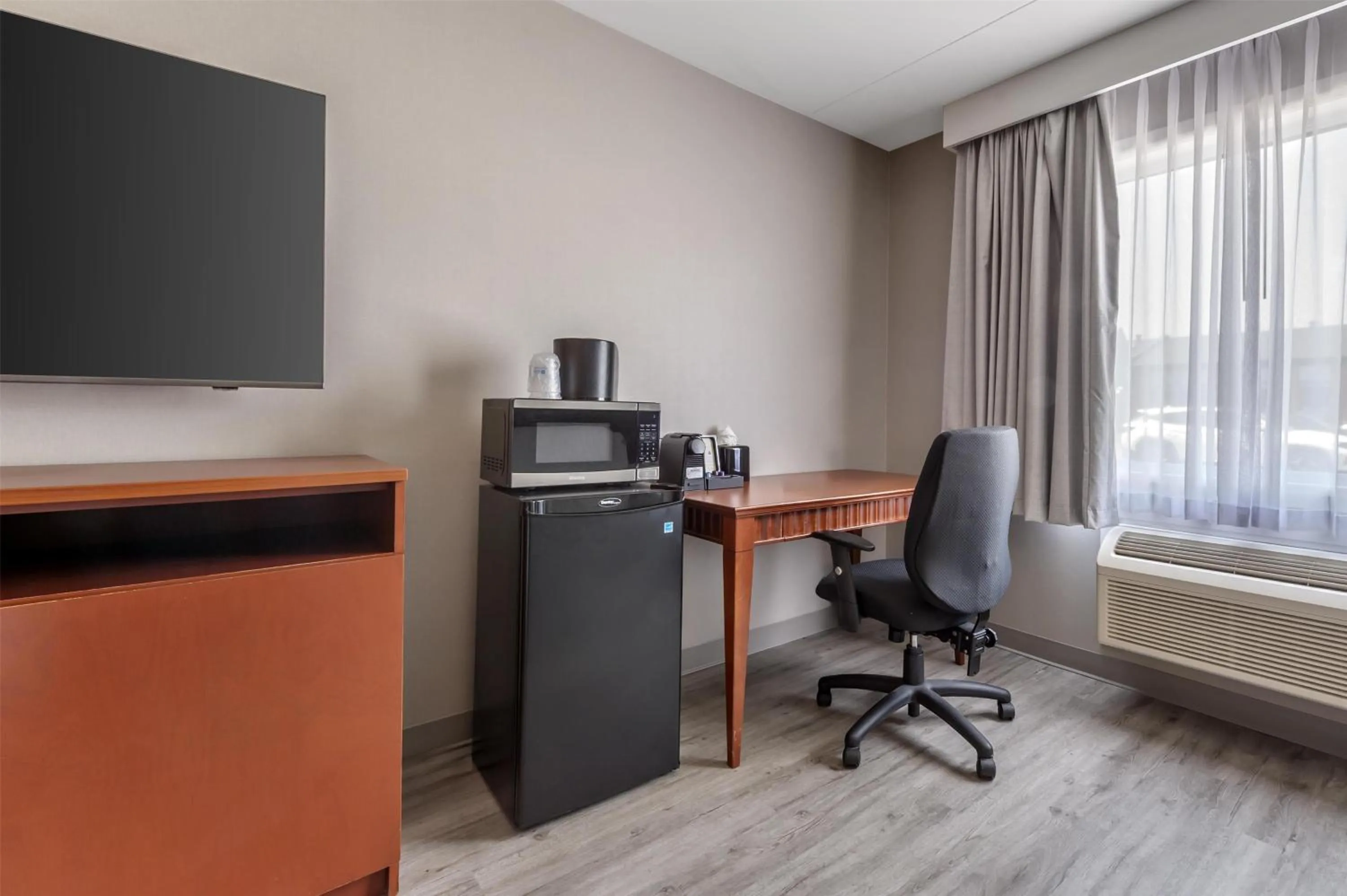 Bedroom in Best Western Hotel Brossard