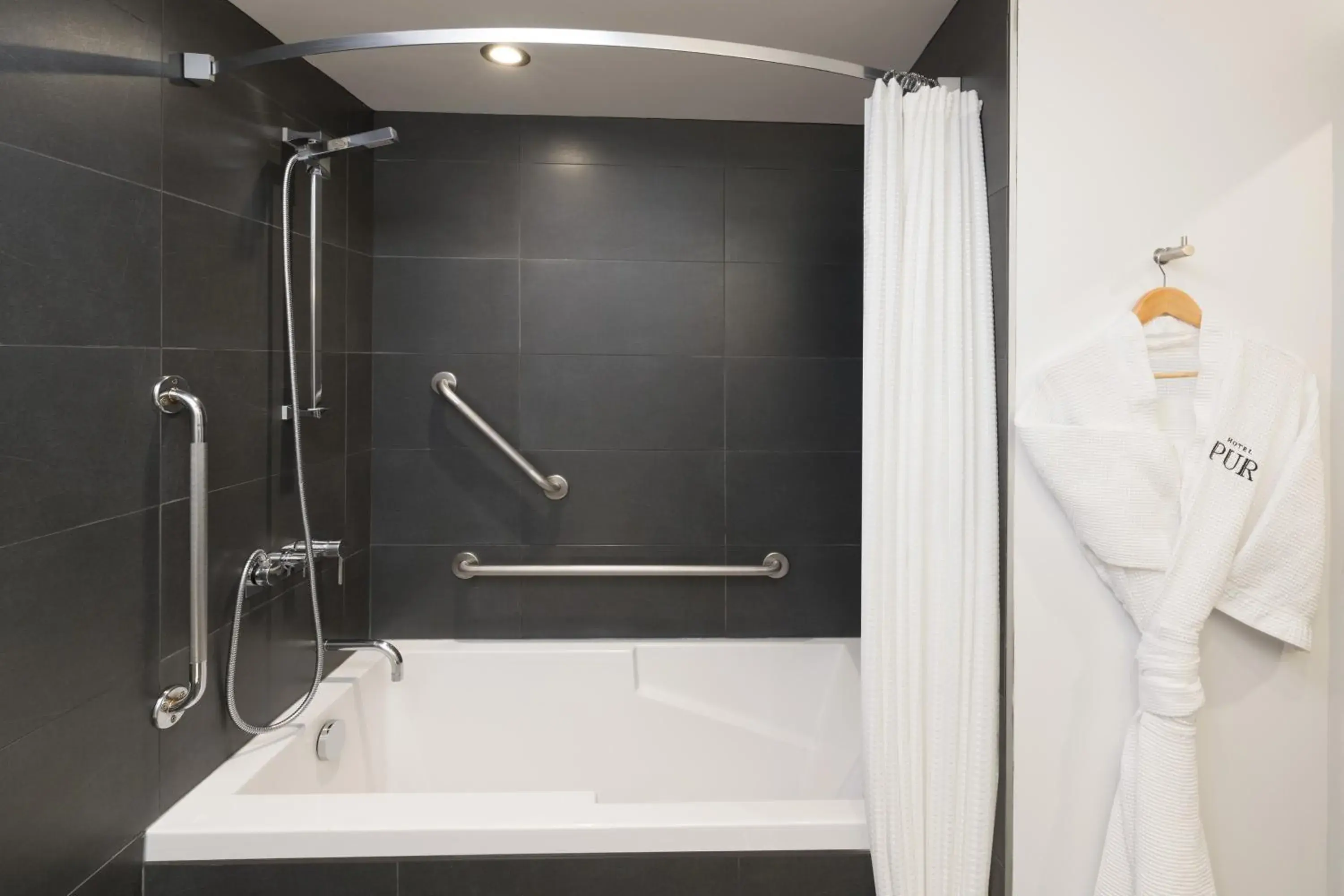 Bathroom in Hotel PUR, Quebec, a Tribute Portfolio Hotel Bathroom in Hotel PUR, Quebec, a Tribute Portfolio Hotel