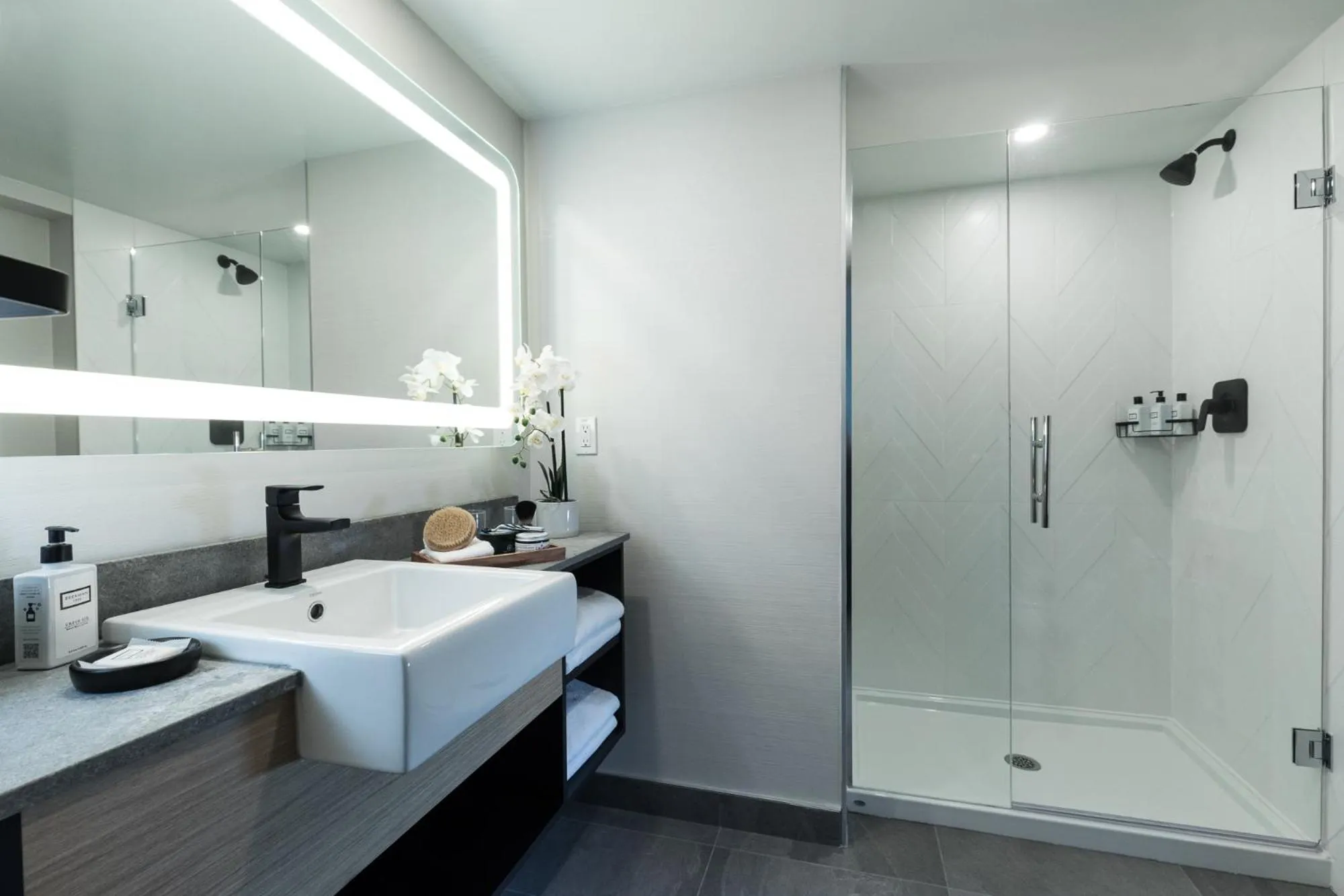 Shower in The Crystal Lodge