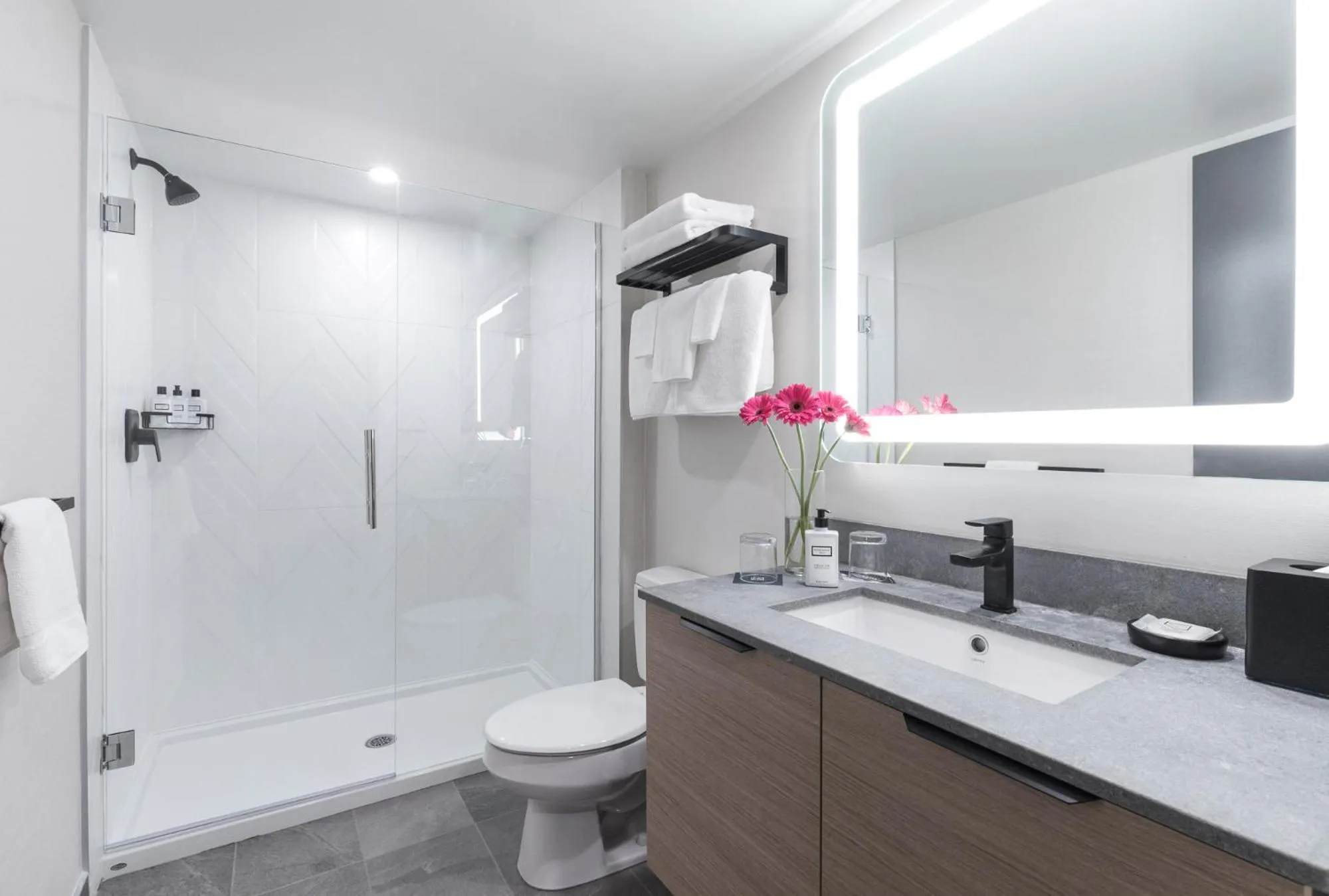 Shower in The Crystal Lodge