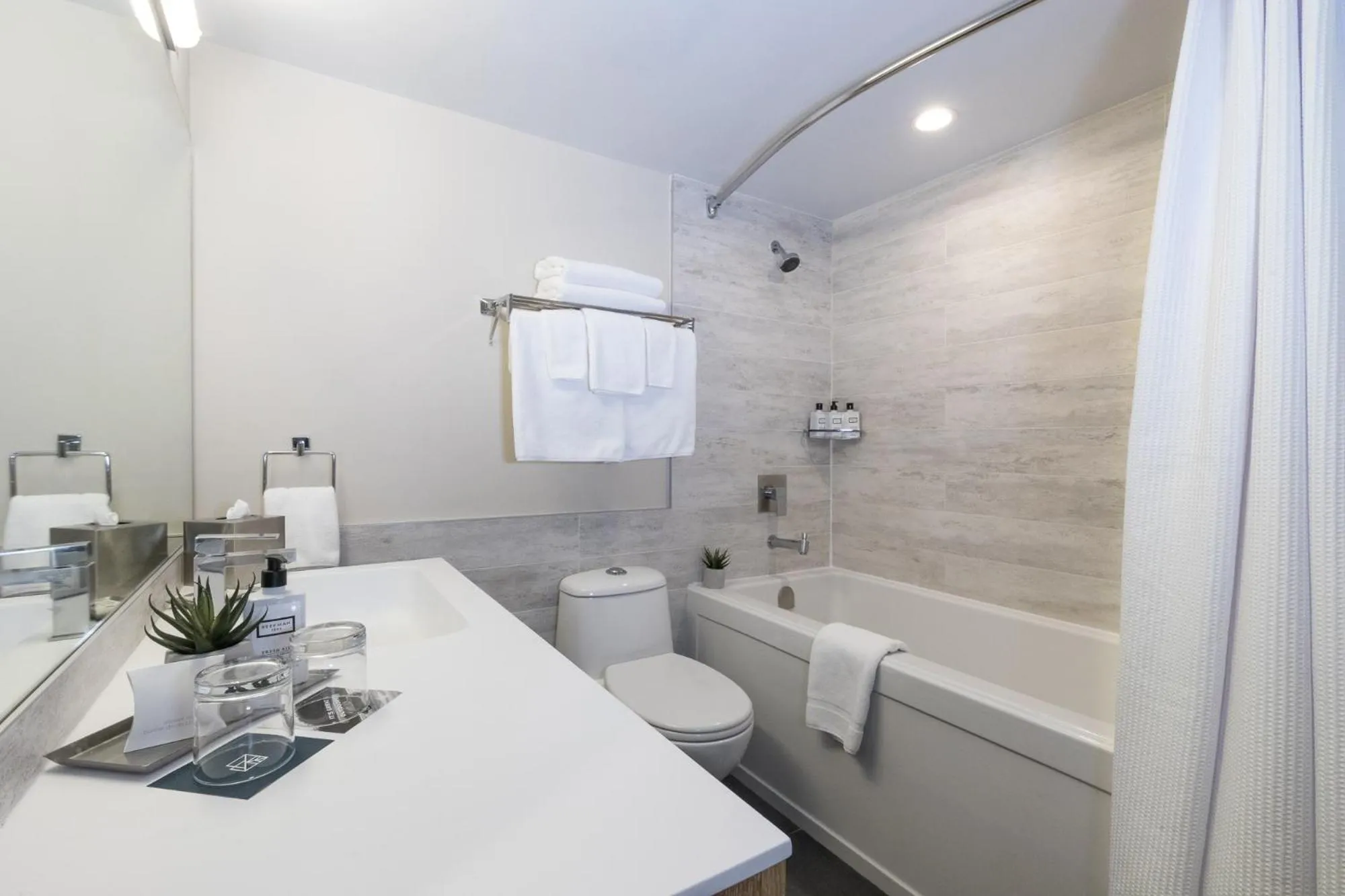 Bathroom in The Crystal Lodge
