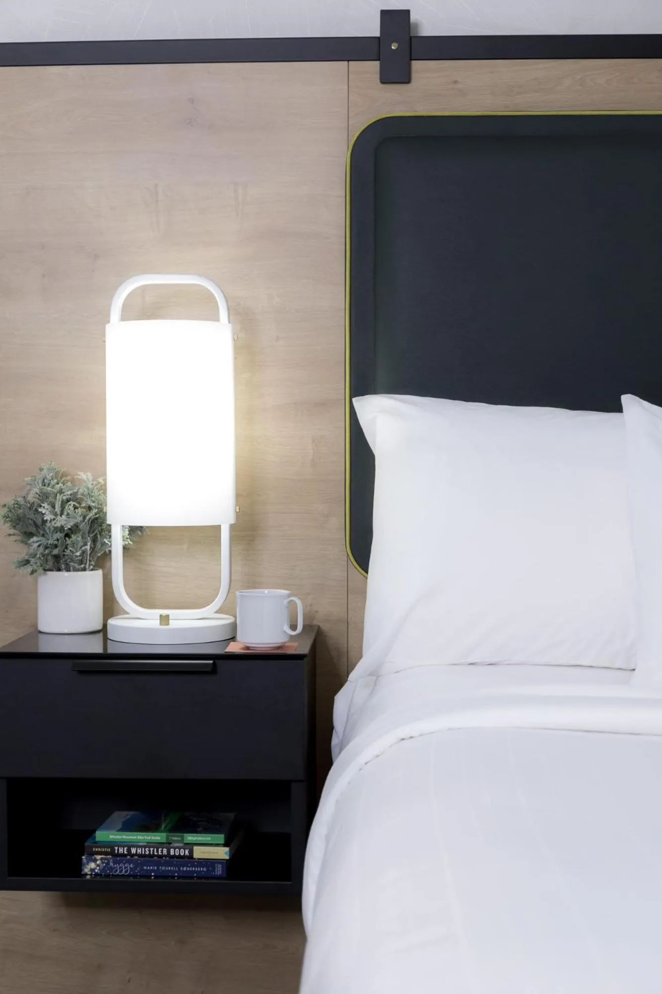 Decorative detail, Bed in The Crystal Lodge