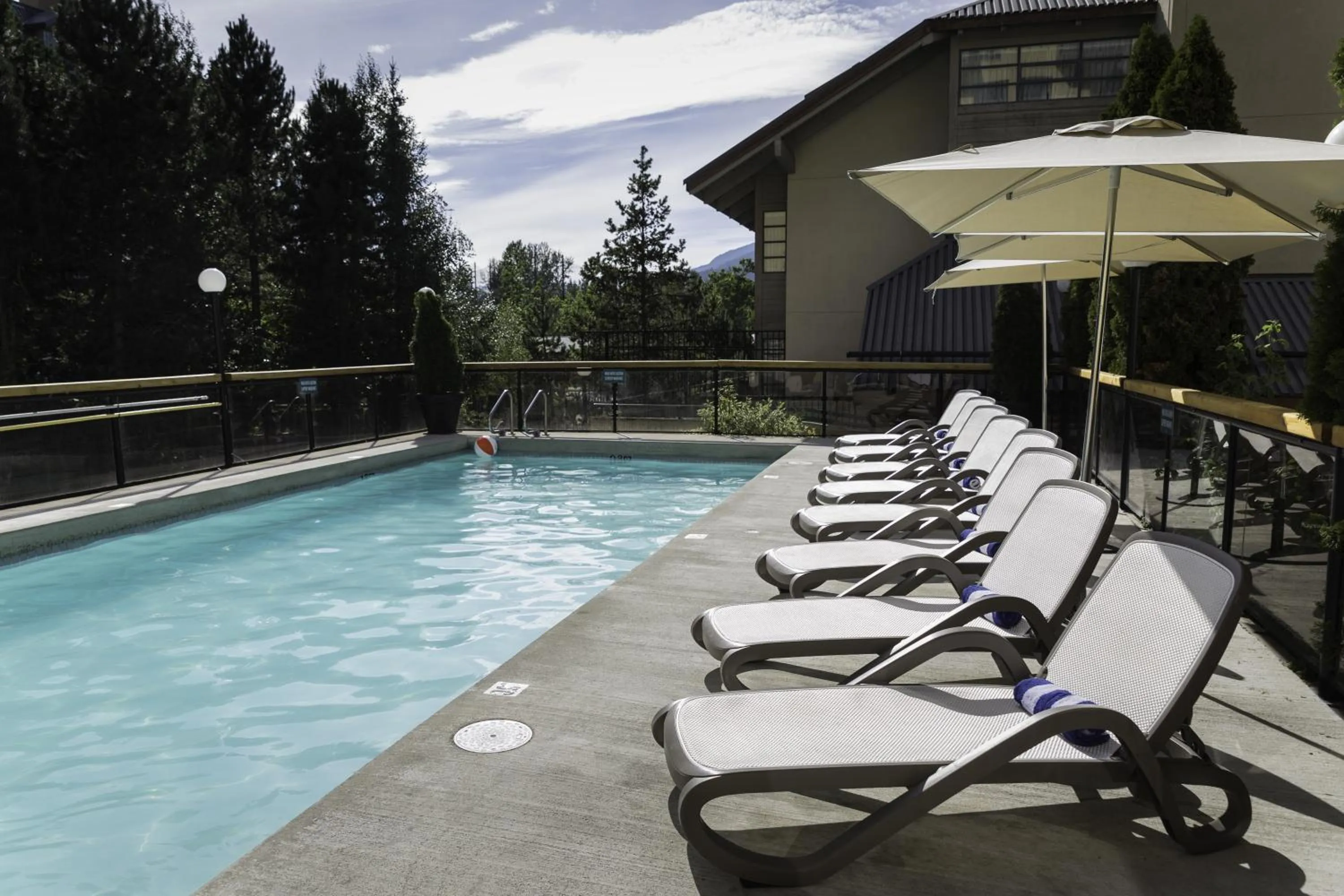 Summer in The Crystal Lodge