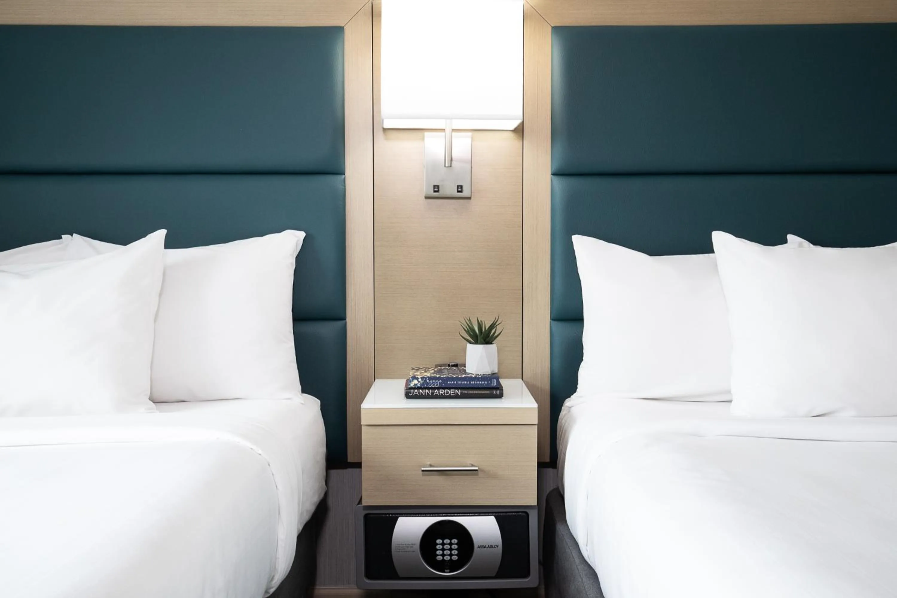 Decorative detail, Bed in The Crystal Lodge