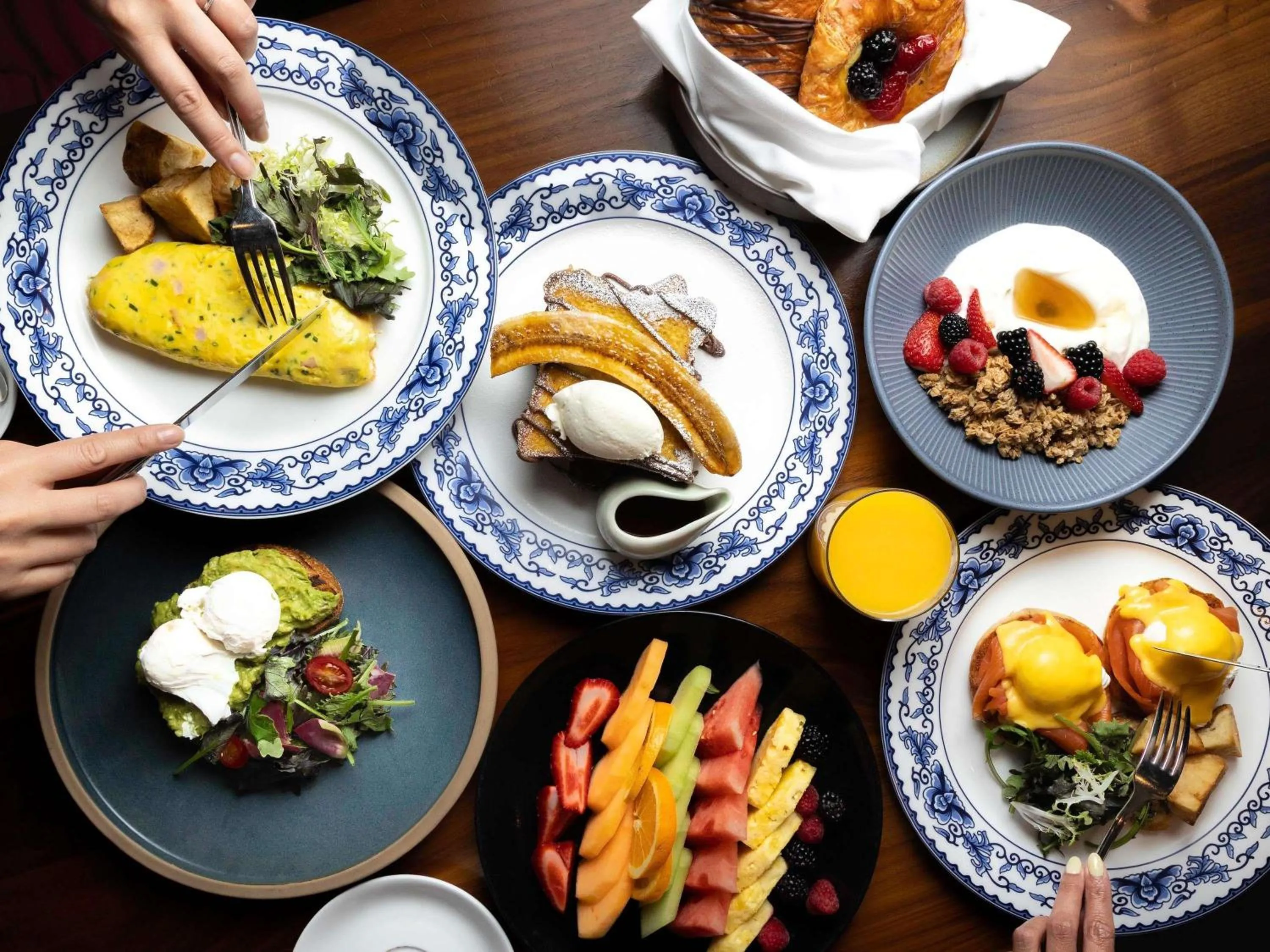 Restaurant/places to eat in Fairmont Hotel Vancouver